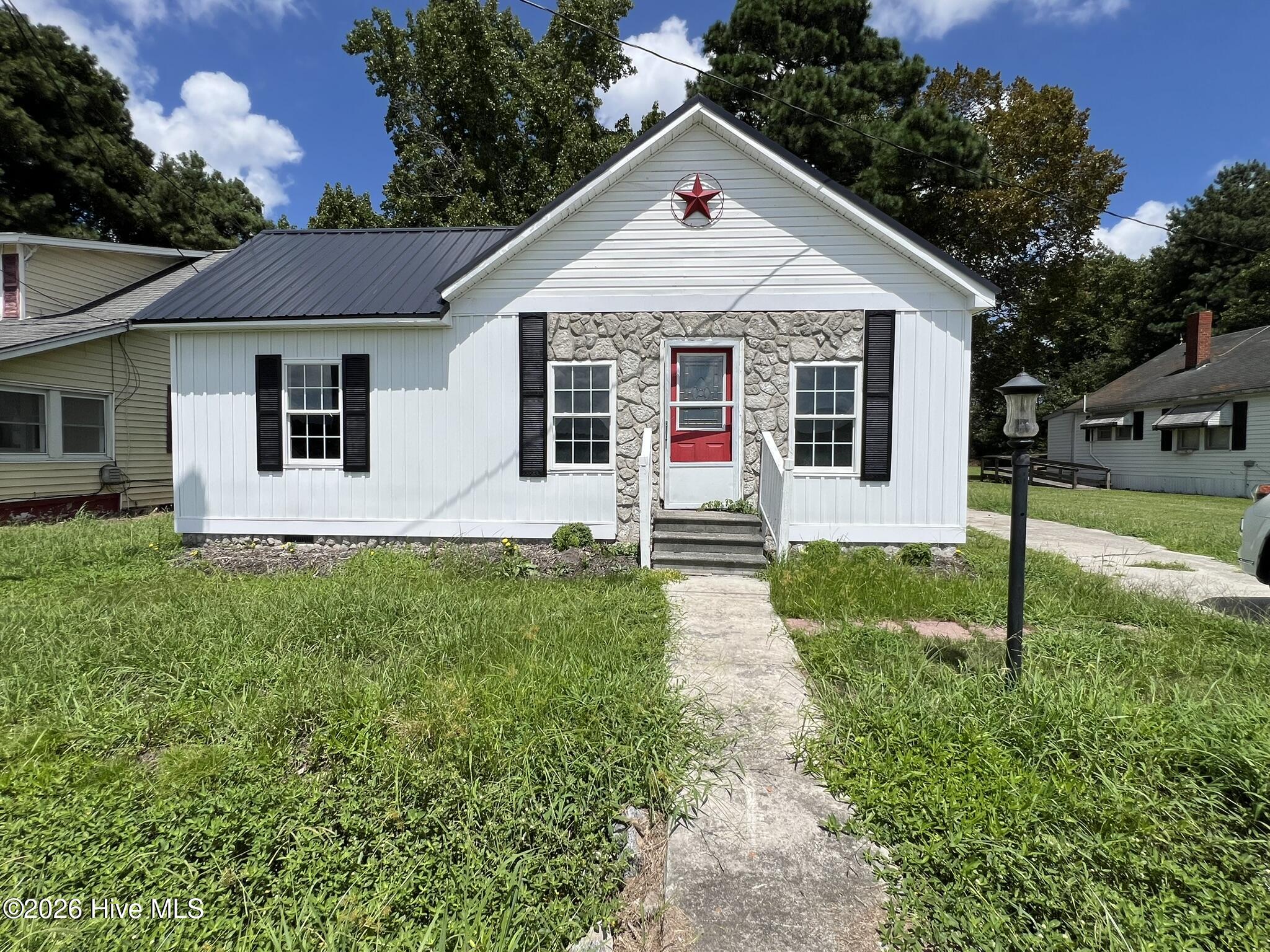 195 Wiggins Road Property Photo 1