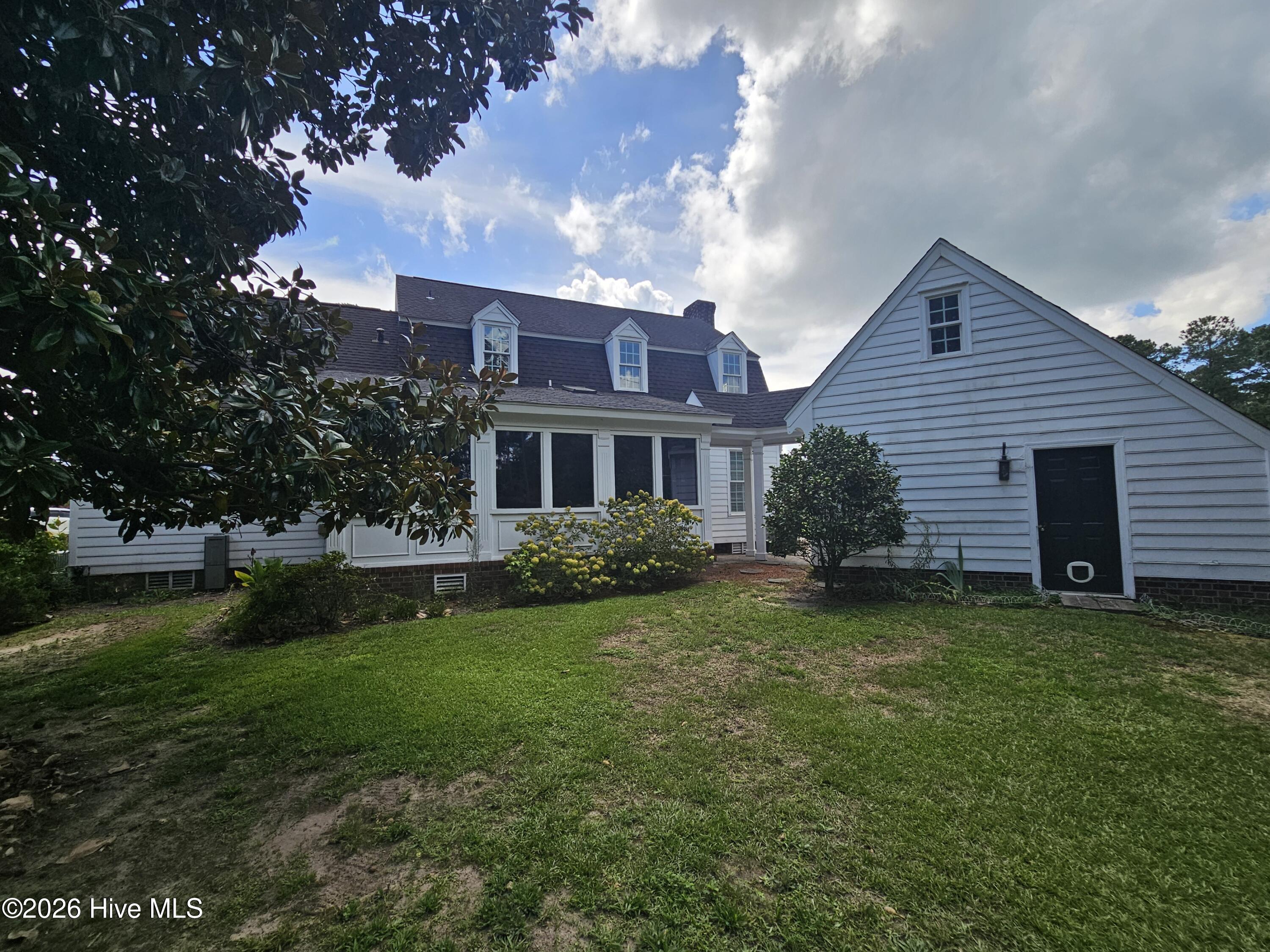 110 Foxcroft Drive Property Photo 4