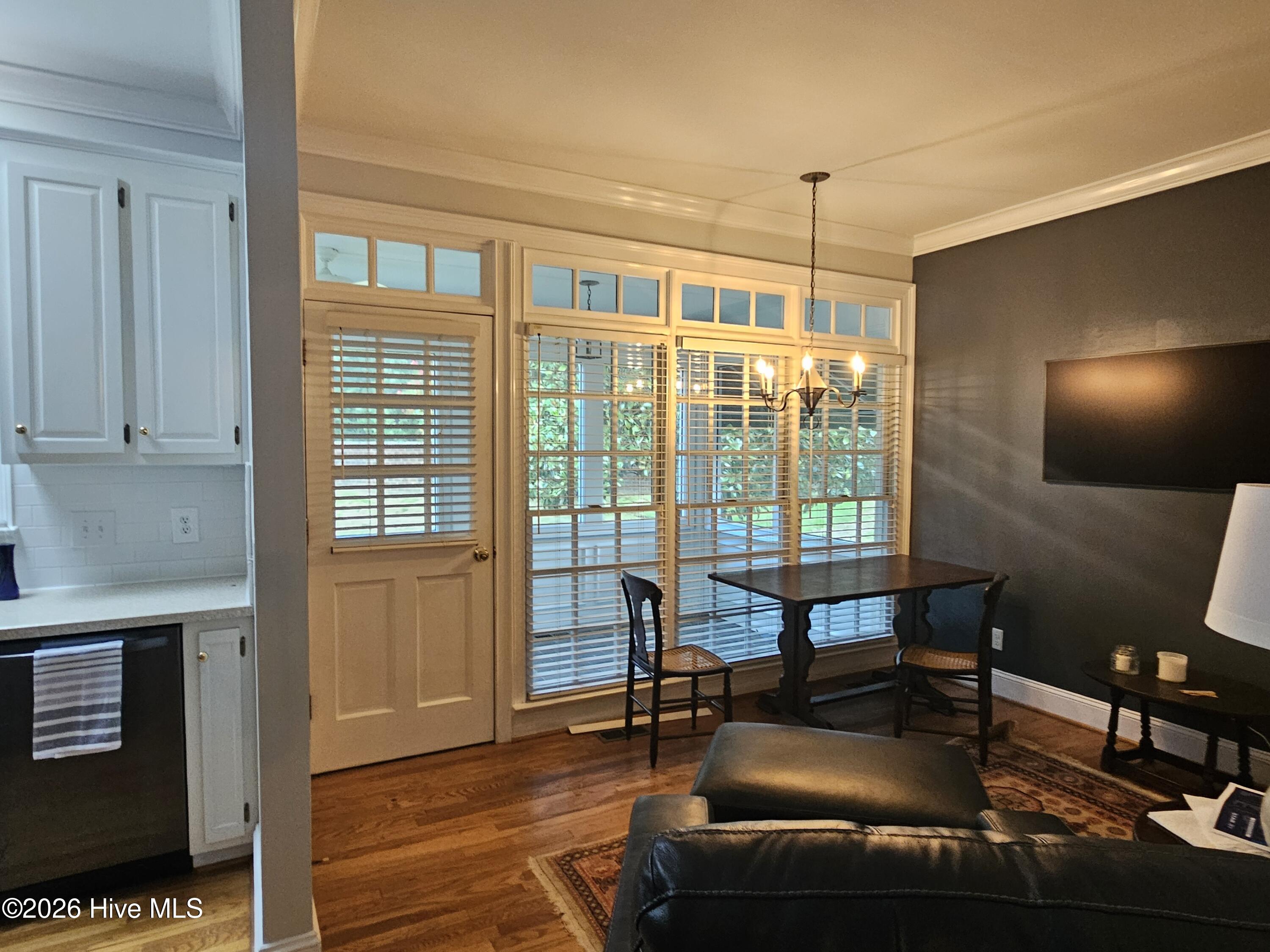 110 Foxcroft Drive Property Photo 13
