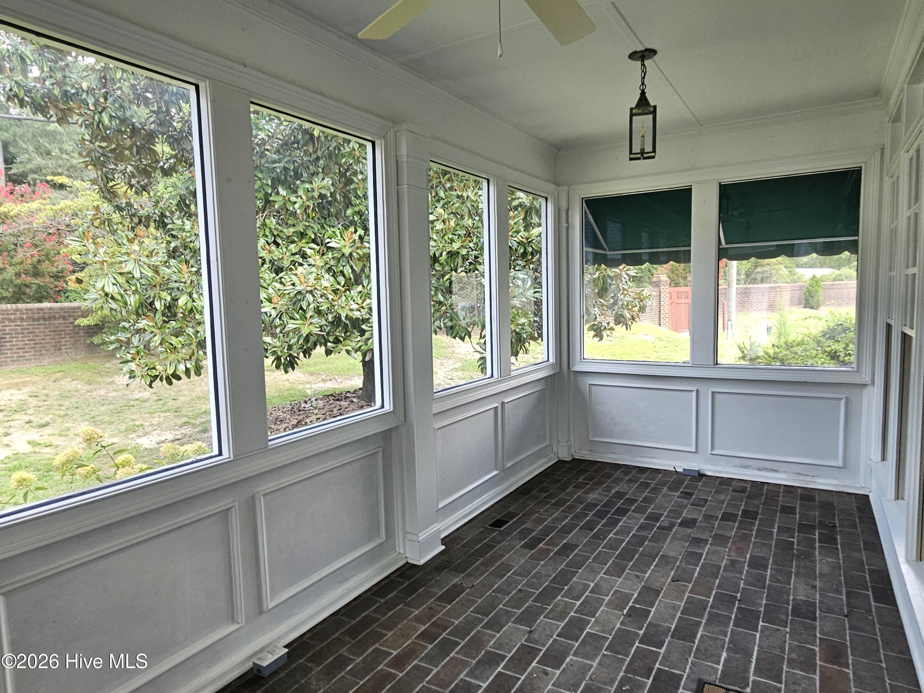 110 Foxcroft Drive Property Photo 15