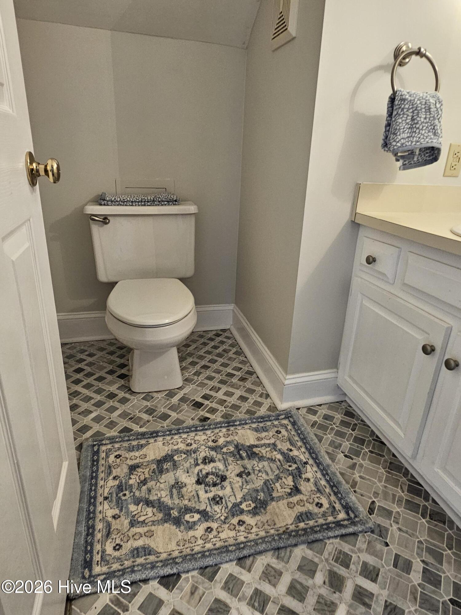 110 Foxcroft Drive Property Photo 16