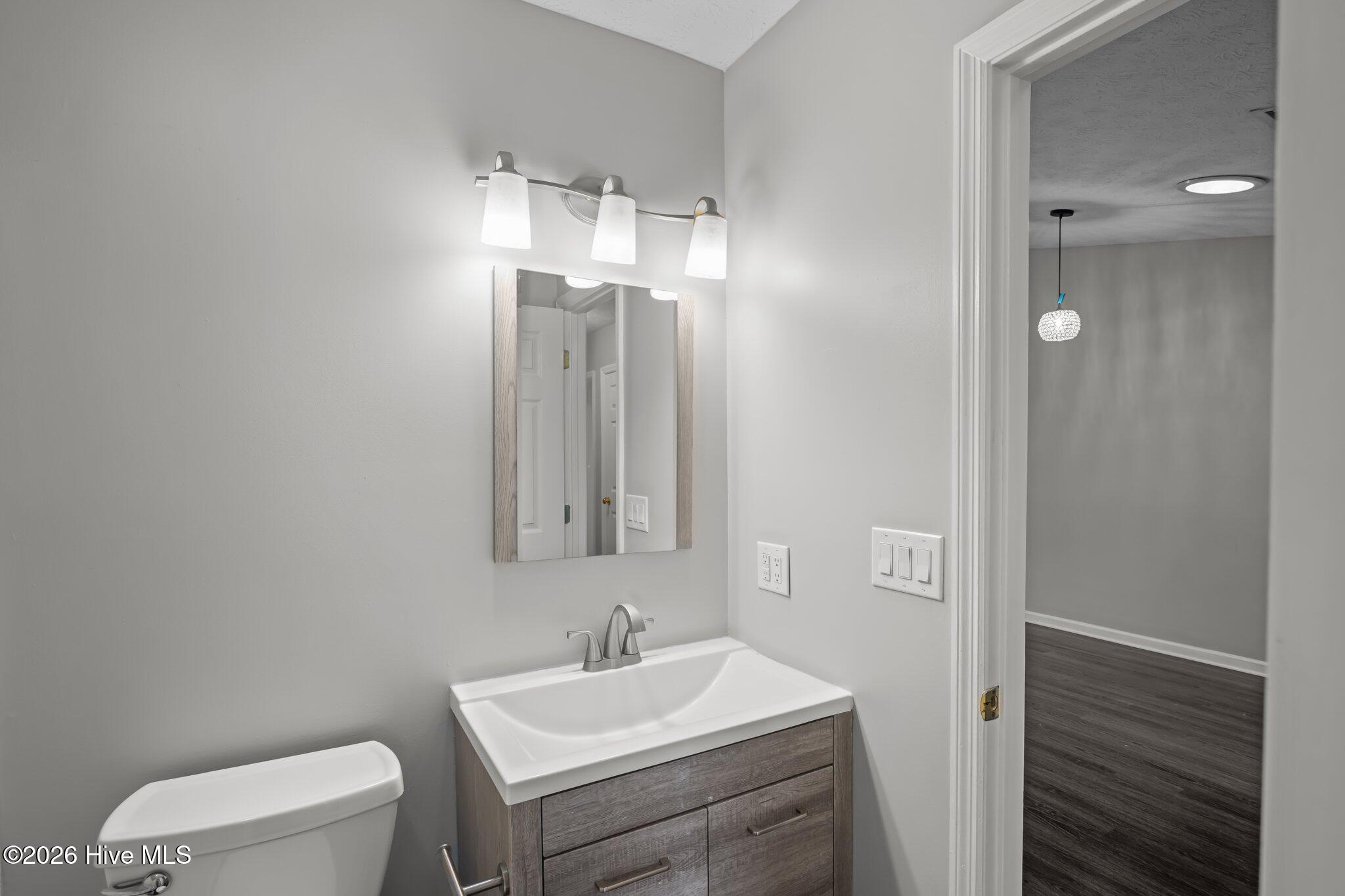 225 John Court Property Photo 10