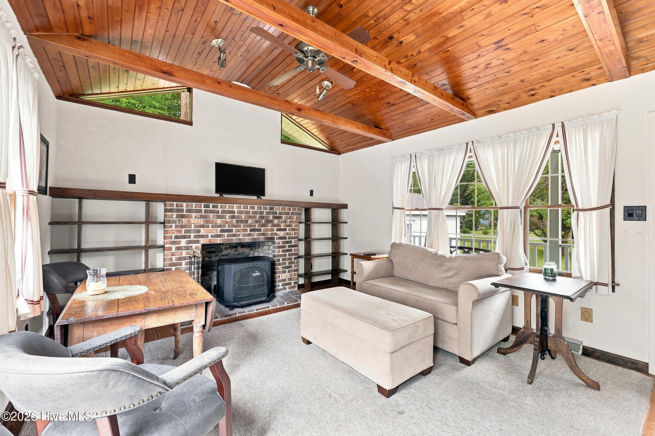 1901 Ulster Drive Property Photo 6
