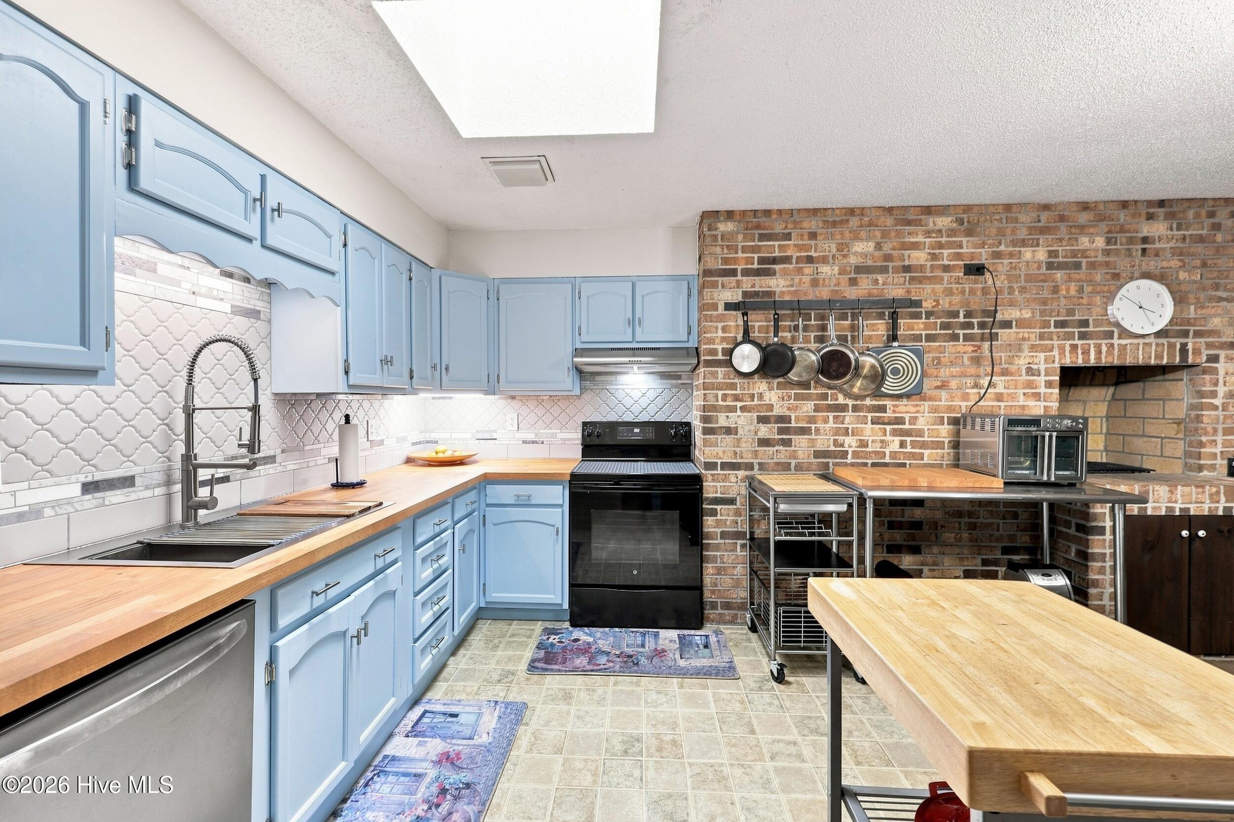 1901 Ulster Drive Property Photo 13