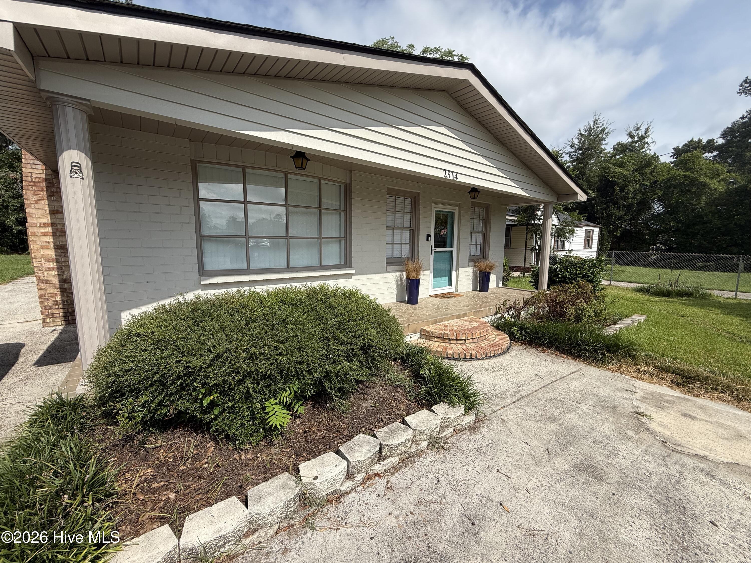 2514 Elderberry Drive Property Photo 2