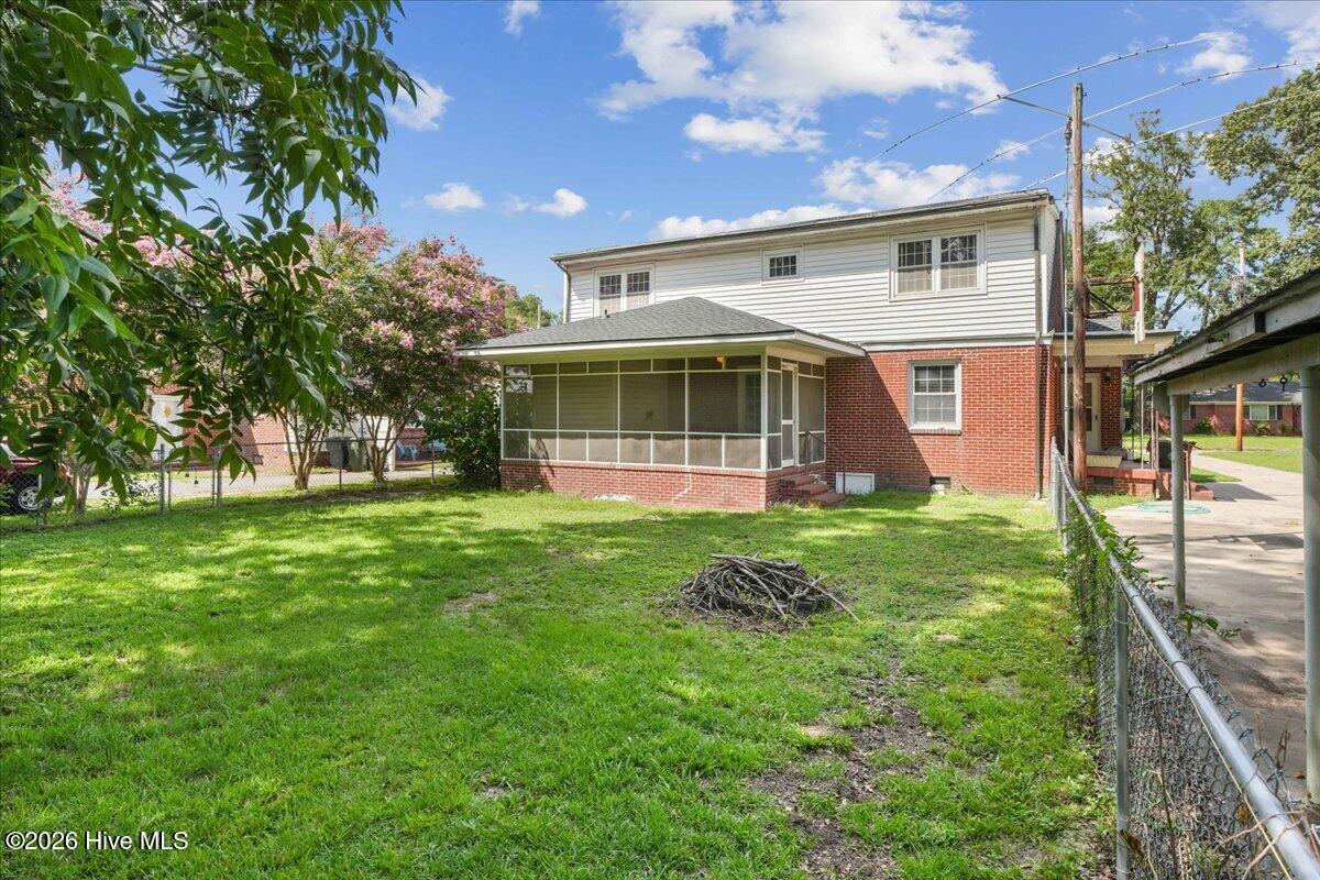 1506 E Holly Street Property Photo 12