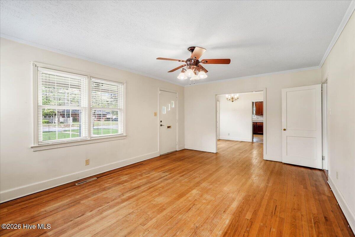 1506 E Holly Street Property Photo 16
