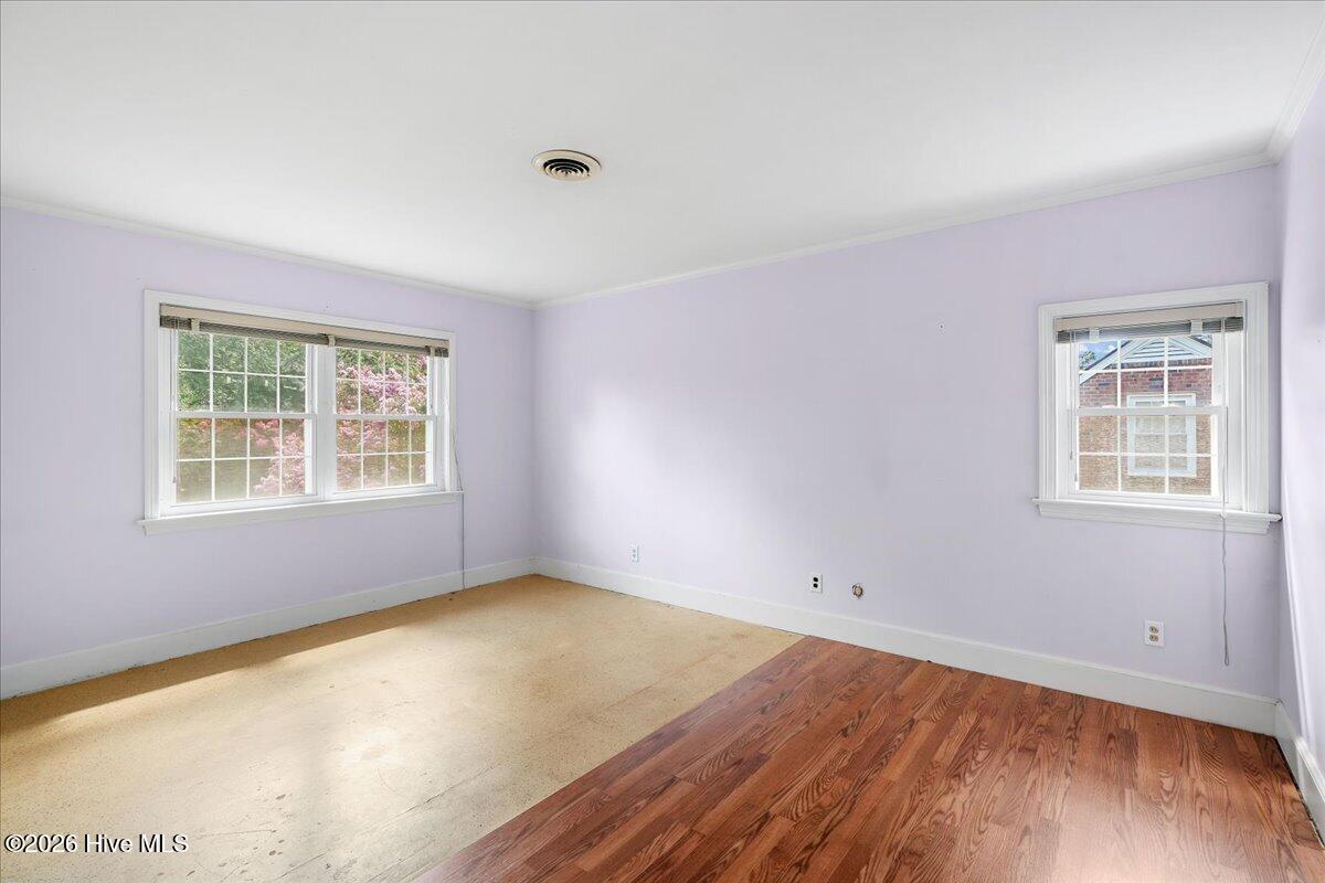 1506 E Holly Street Property Photo 34