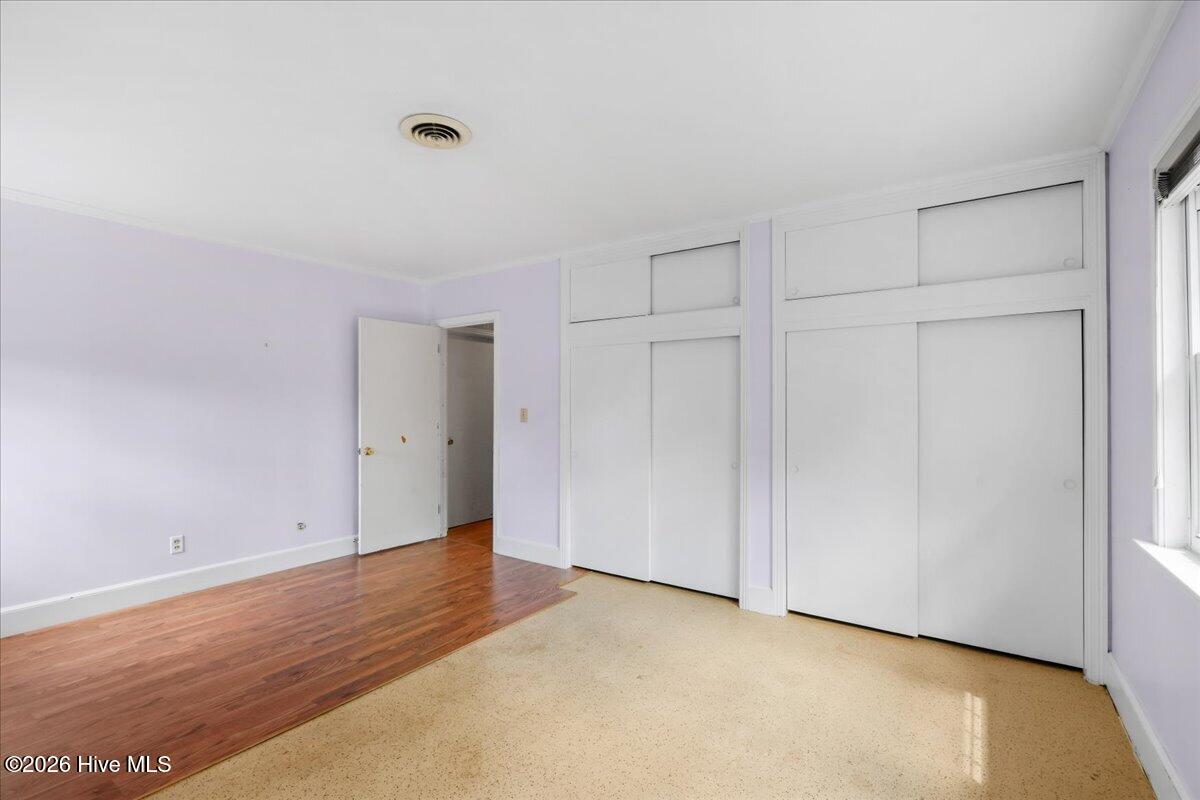 1506 E Holly Street Property Photo 35
