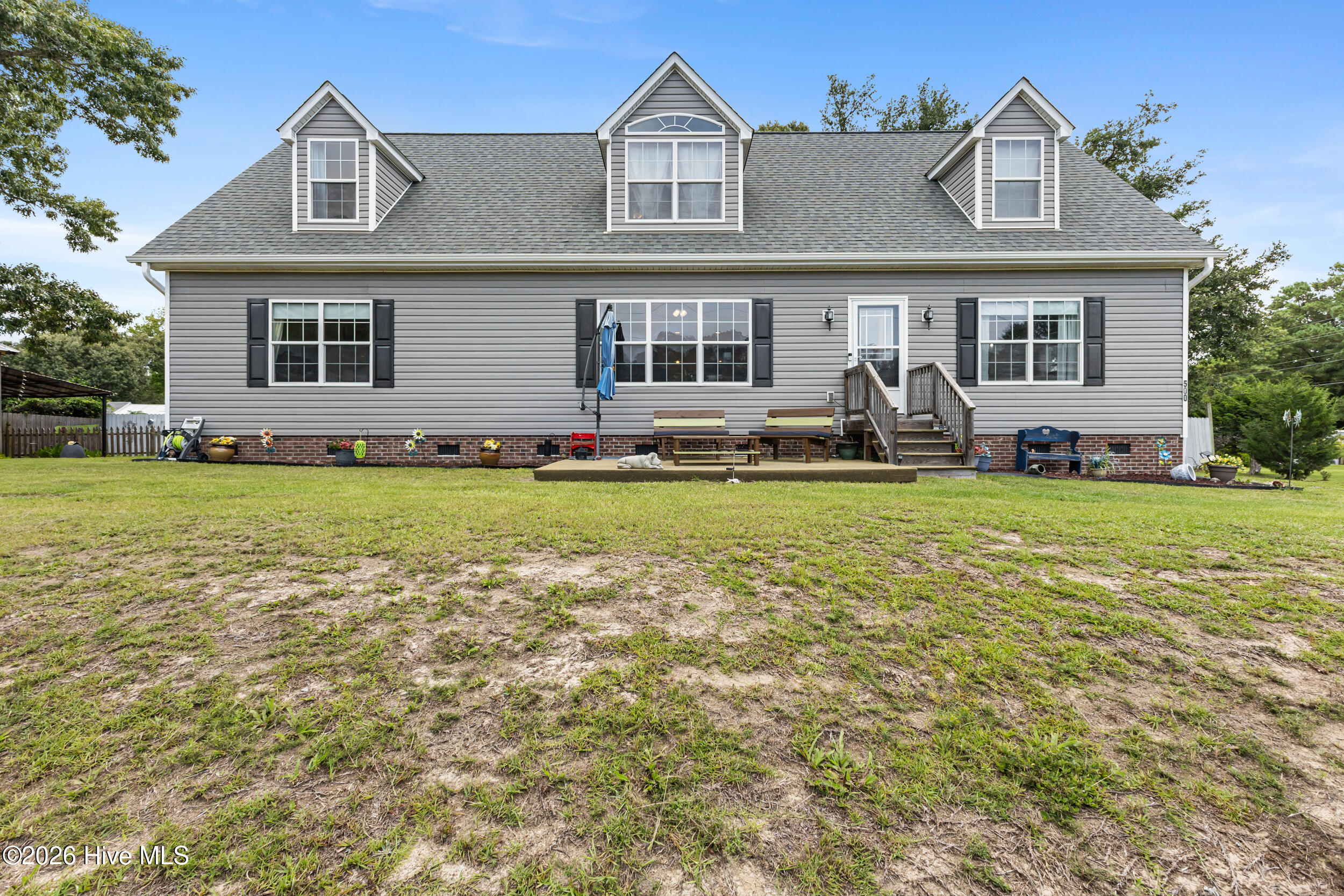 500 Bishop Drive Property Photo 2