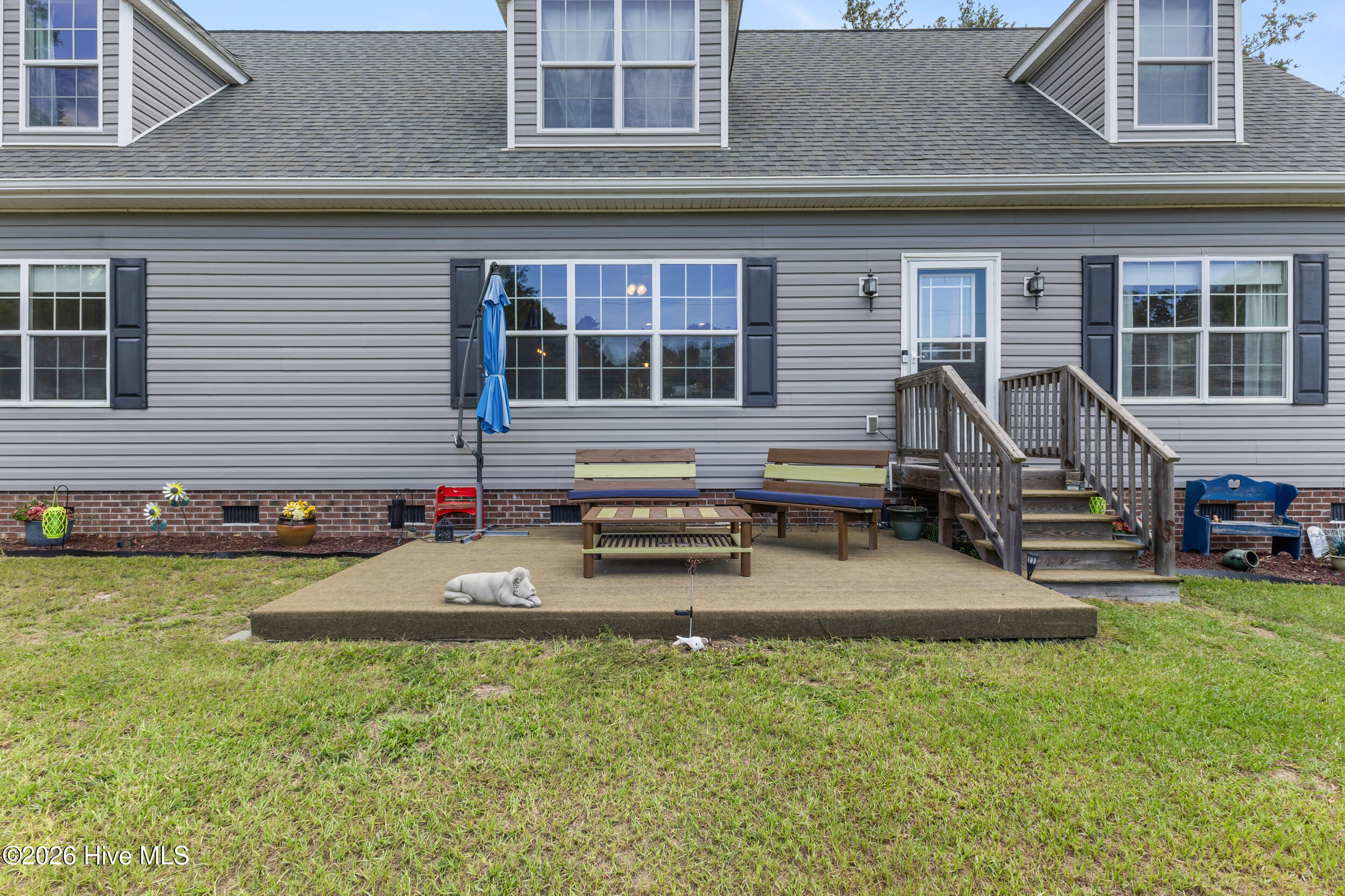 500 Bishop Drive Property Photo 3