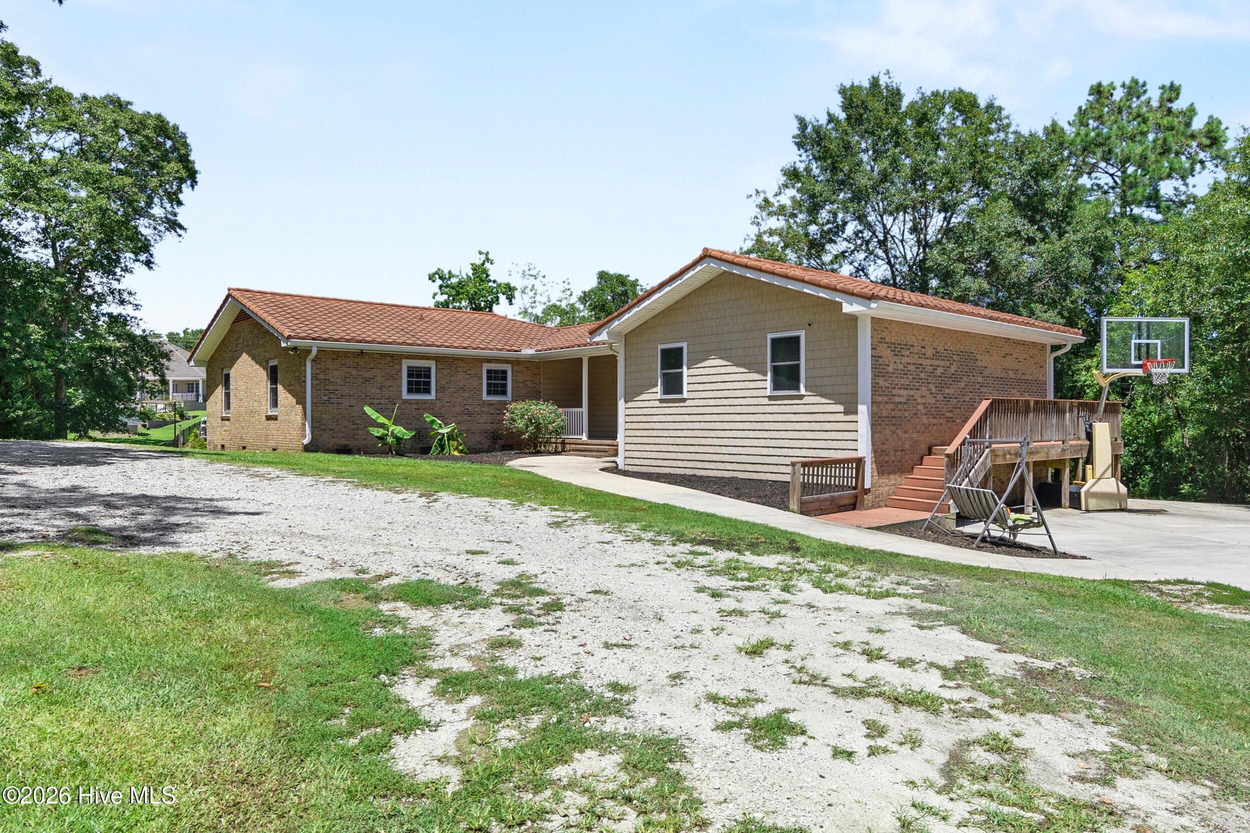 667 Hughes Road Property Photo 2