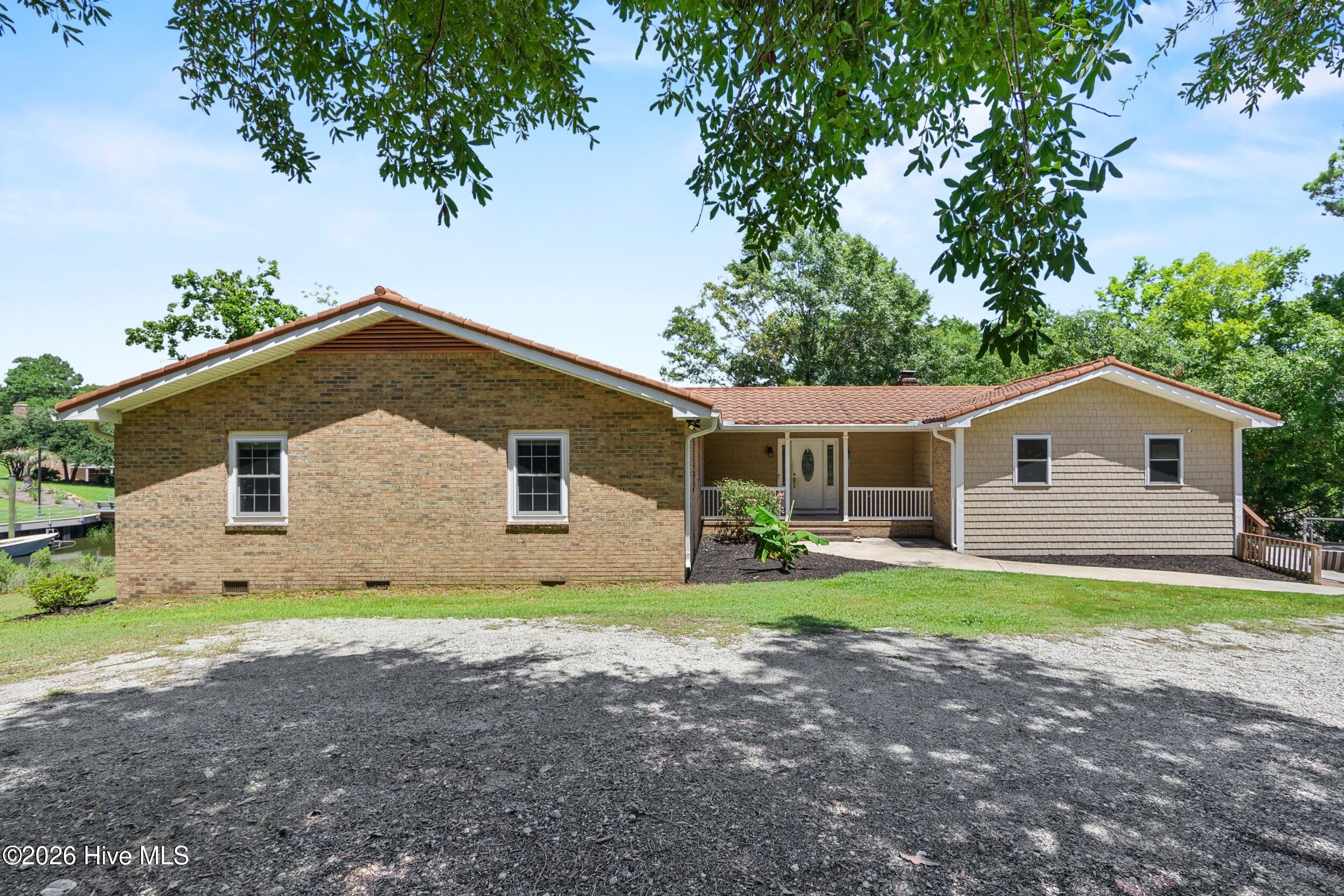667 Hughes Road Property Photo 3