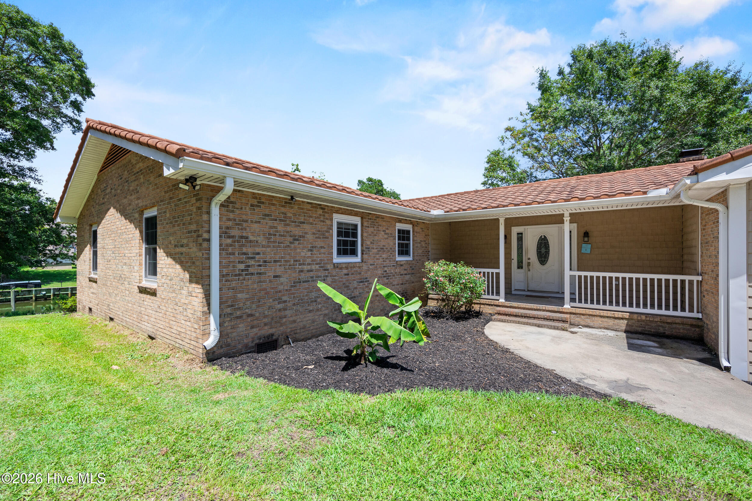 667 Hughes Road Property Photo 5