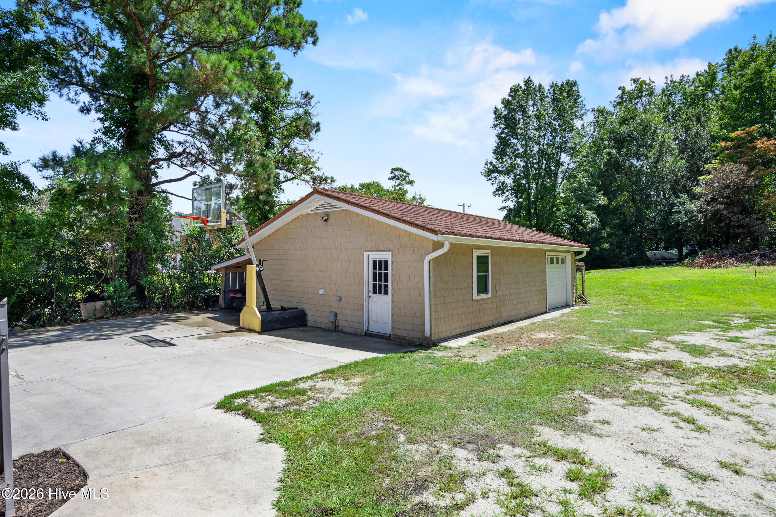 667 Hughes Road Property Photo 36