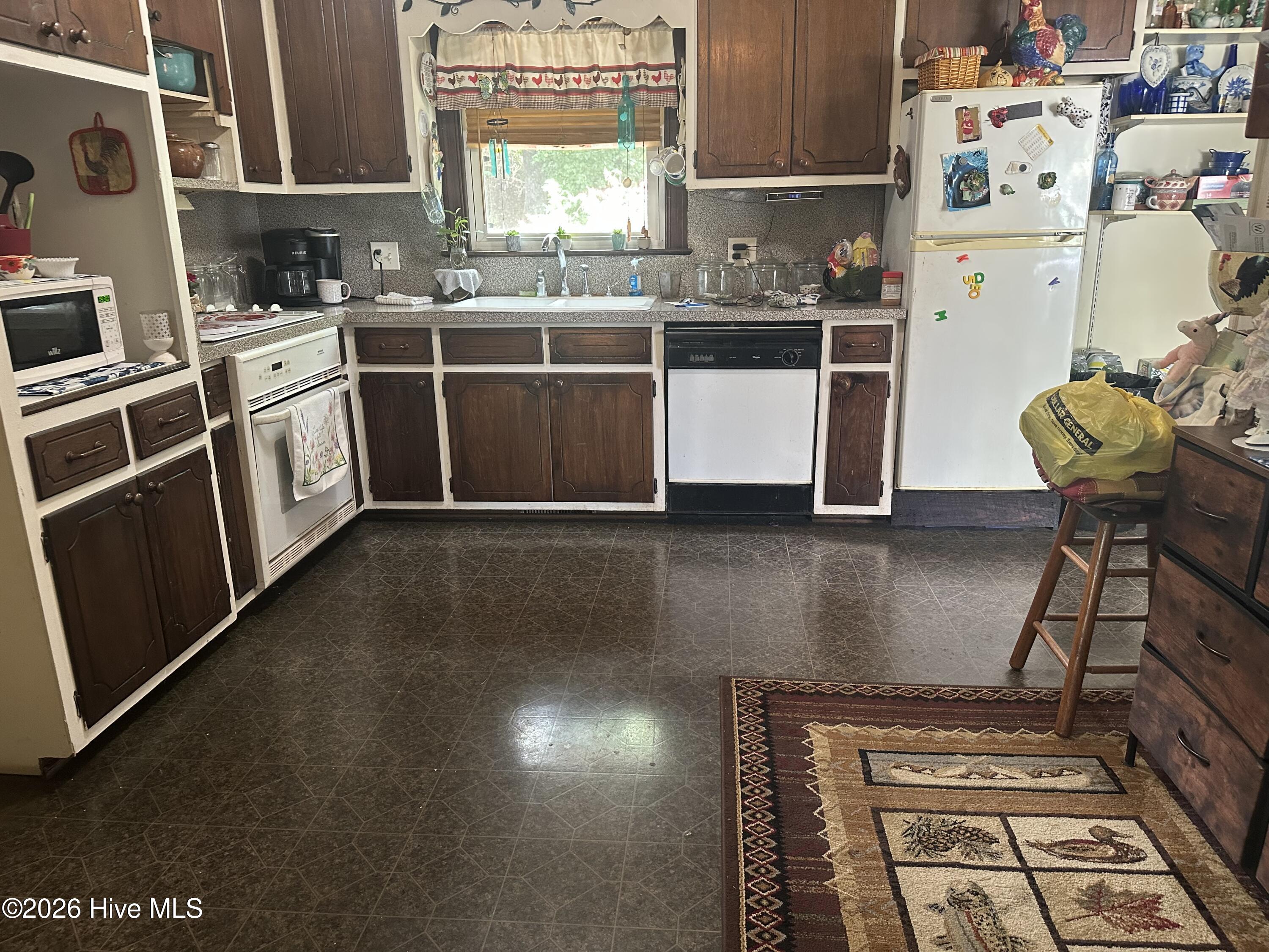 4646 Windsor Road Property Photo 5