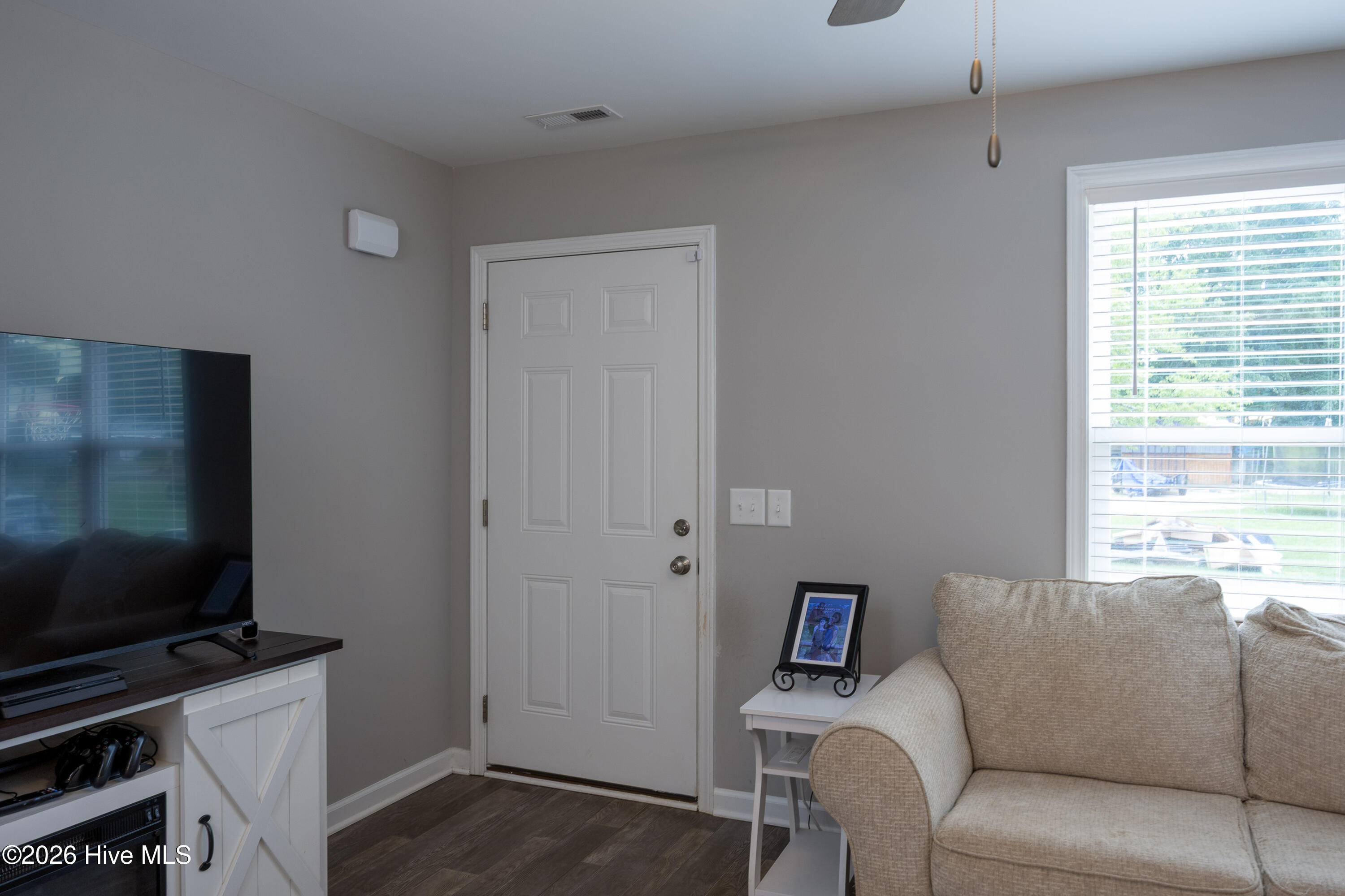 207 Dixie Circle Property Photo 6