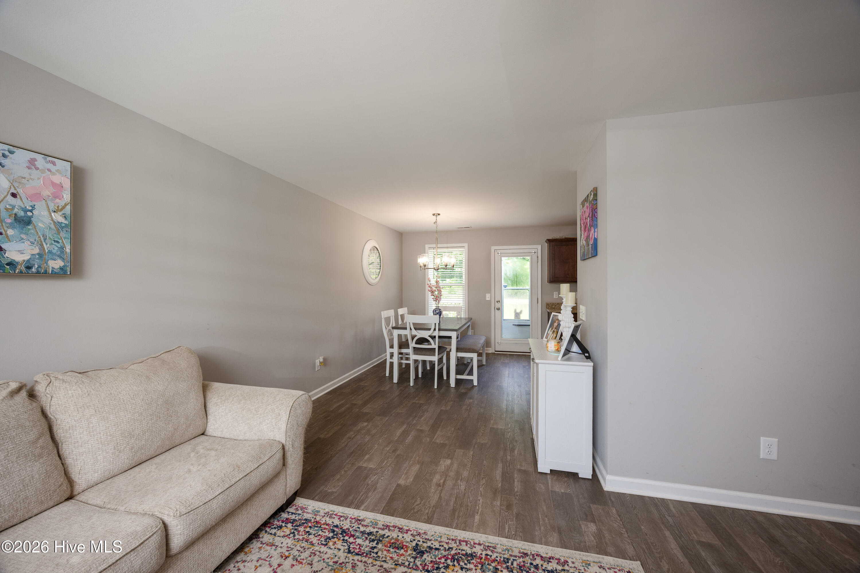 207 Dixie Circle Property Photo 8