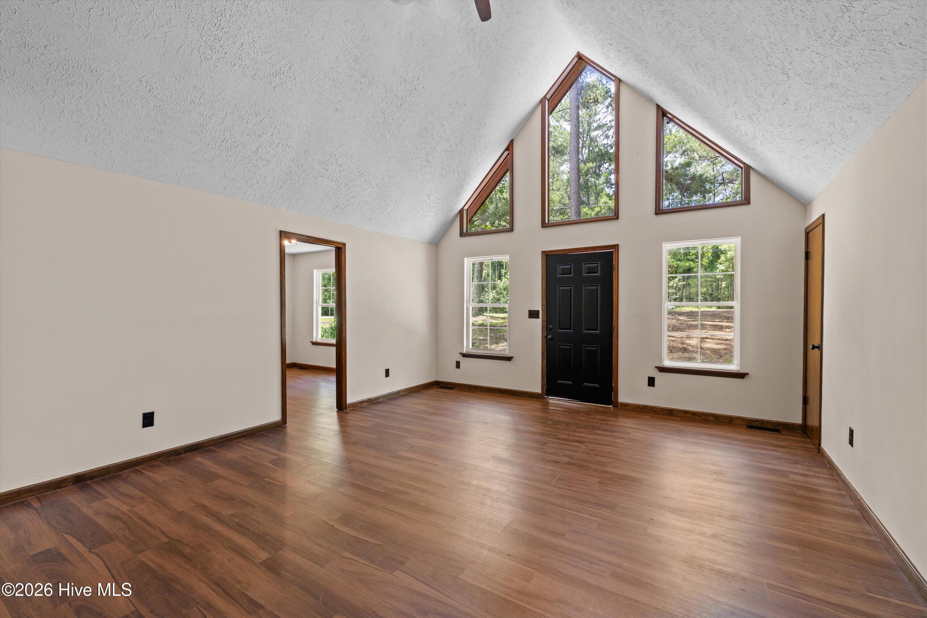 107 Ashwood Drive Property Photo 10