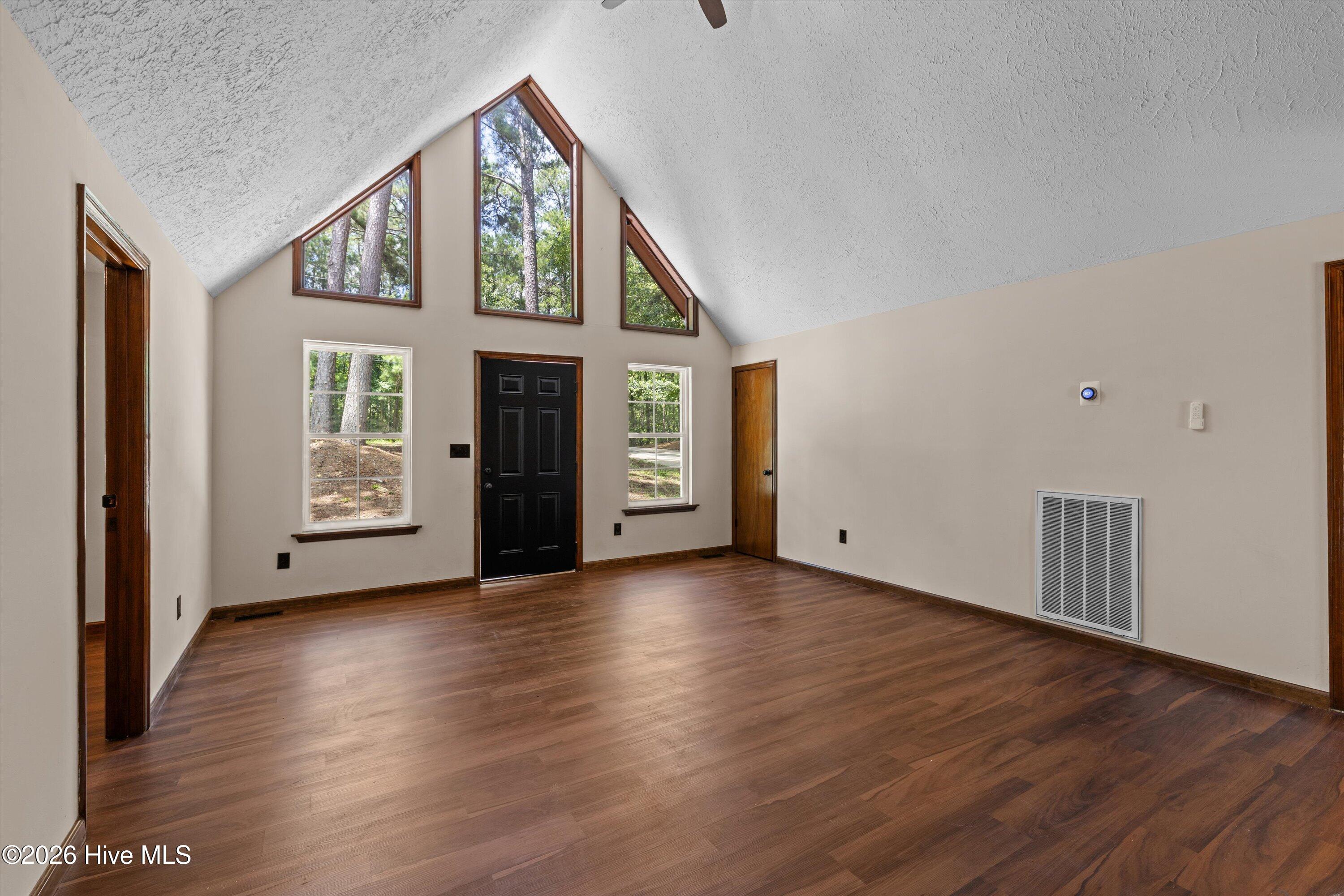 107 Ashwood Drive Property Photo 14