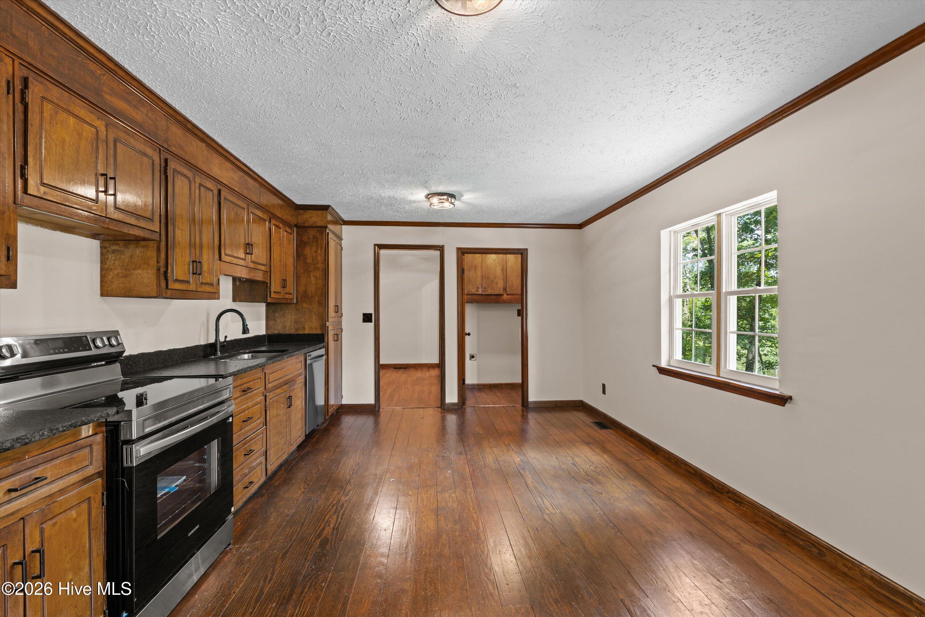 107 Ashwood Drive Property Photo 30