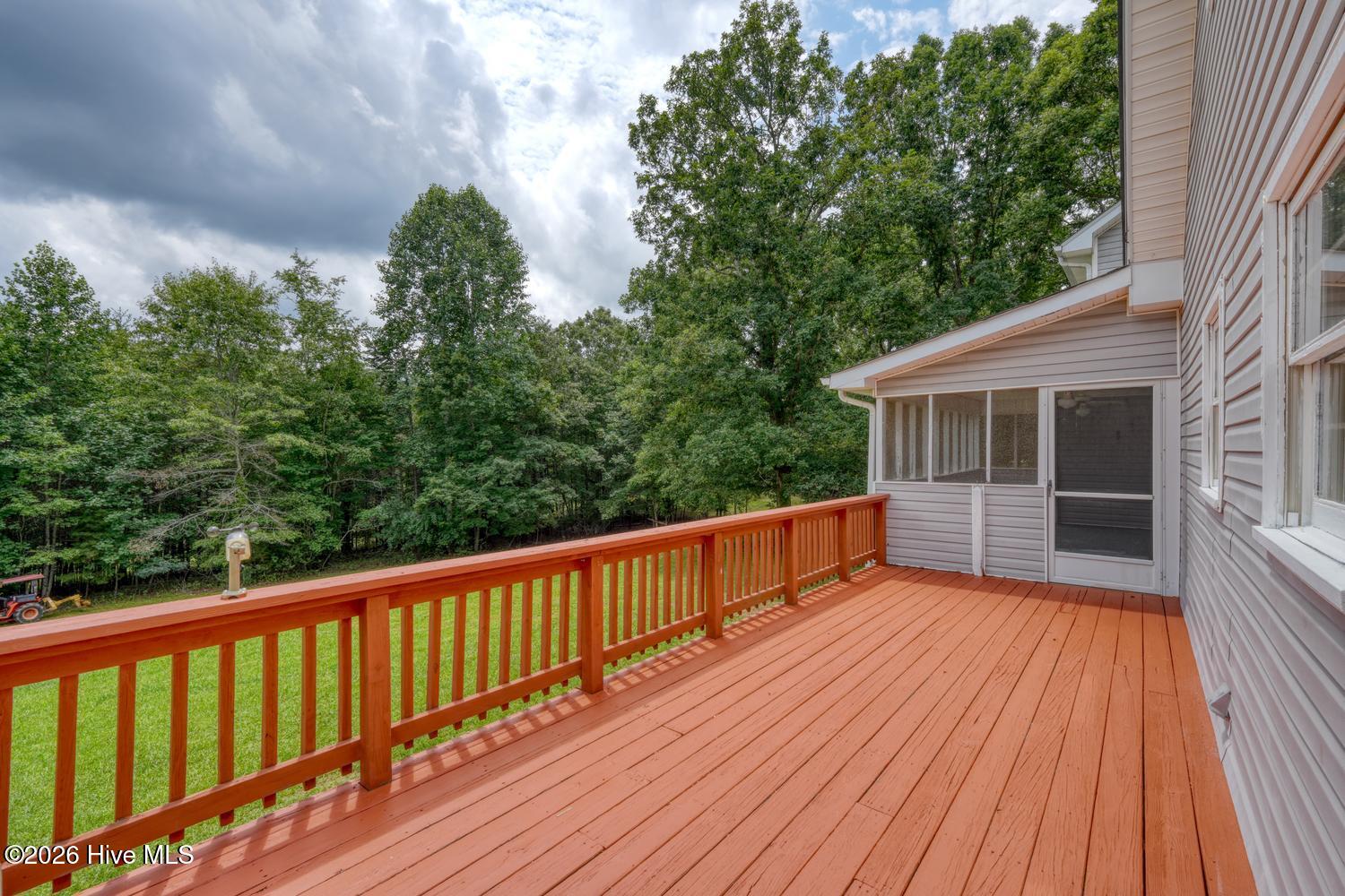 151 Sharp Top Circle Property Photo 7