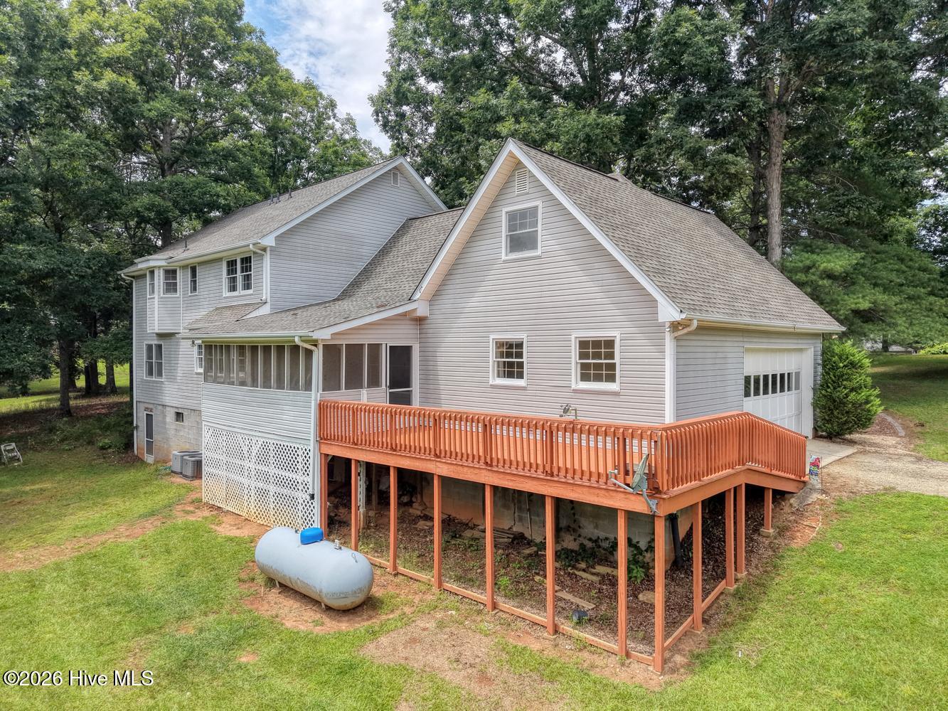 151 Sharp Top Circle Property Photo 11