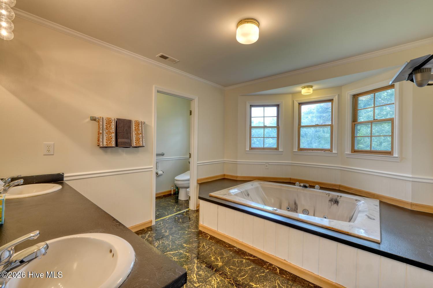 151 Sharp Top Circle Property Photo 36