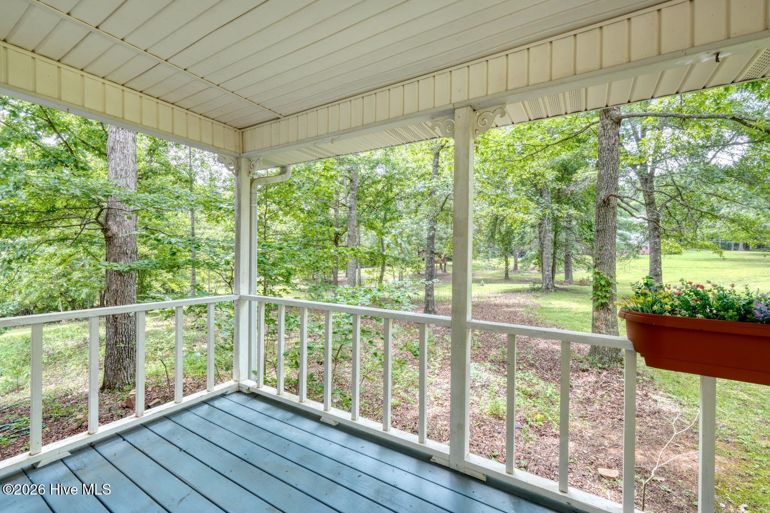 151 Sharp Top Circle Property Photo 43