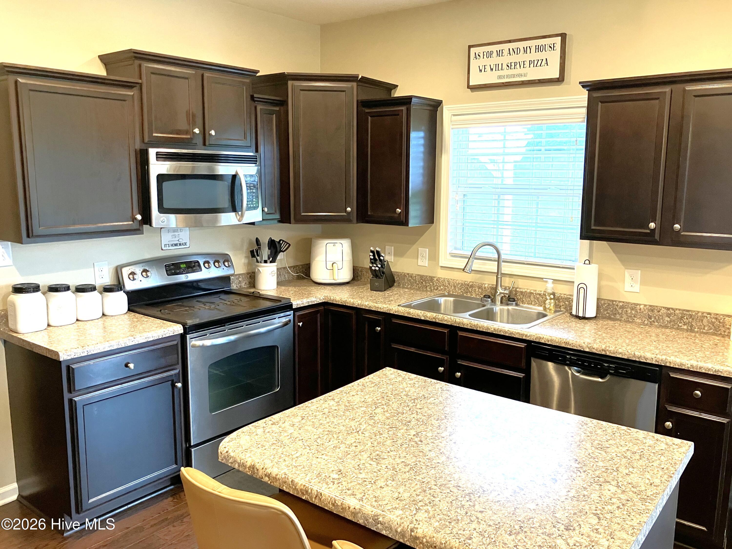 711 Opus Court Property Photo 11
