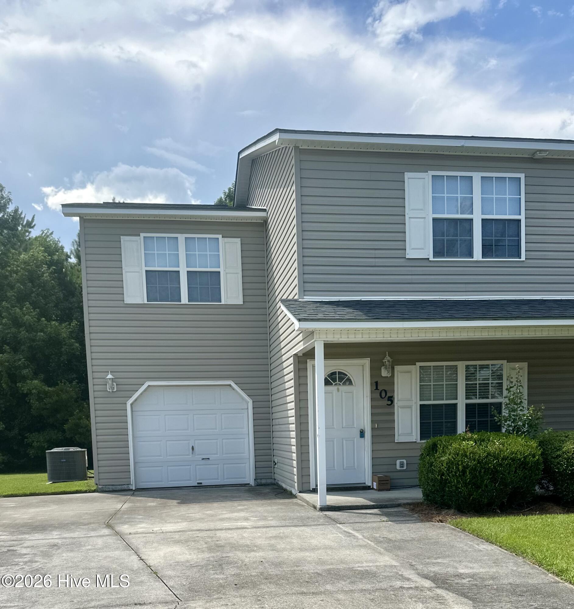105 E Coopers Court Property Photo 1