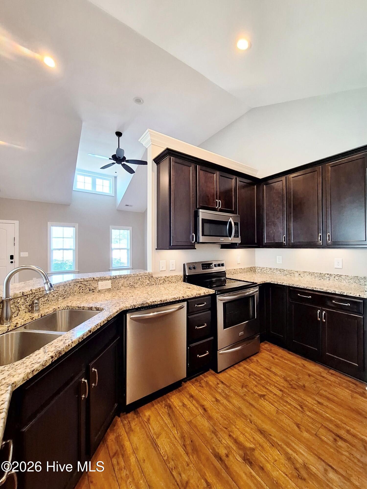 2109 Remington Court B Property Photo 4