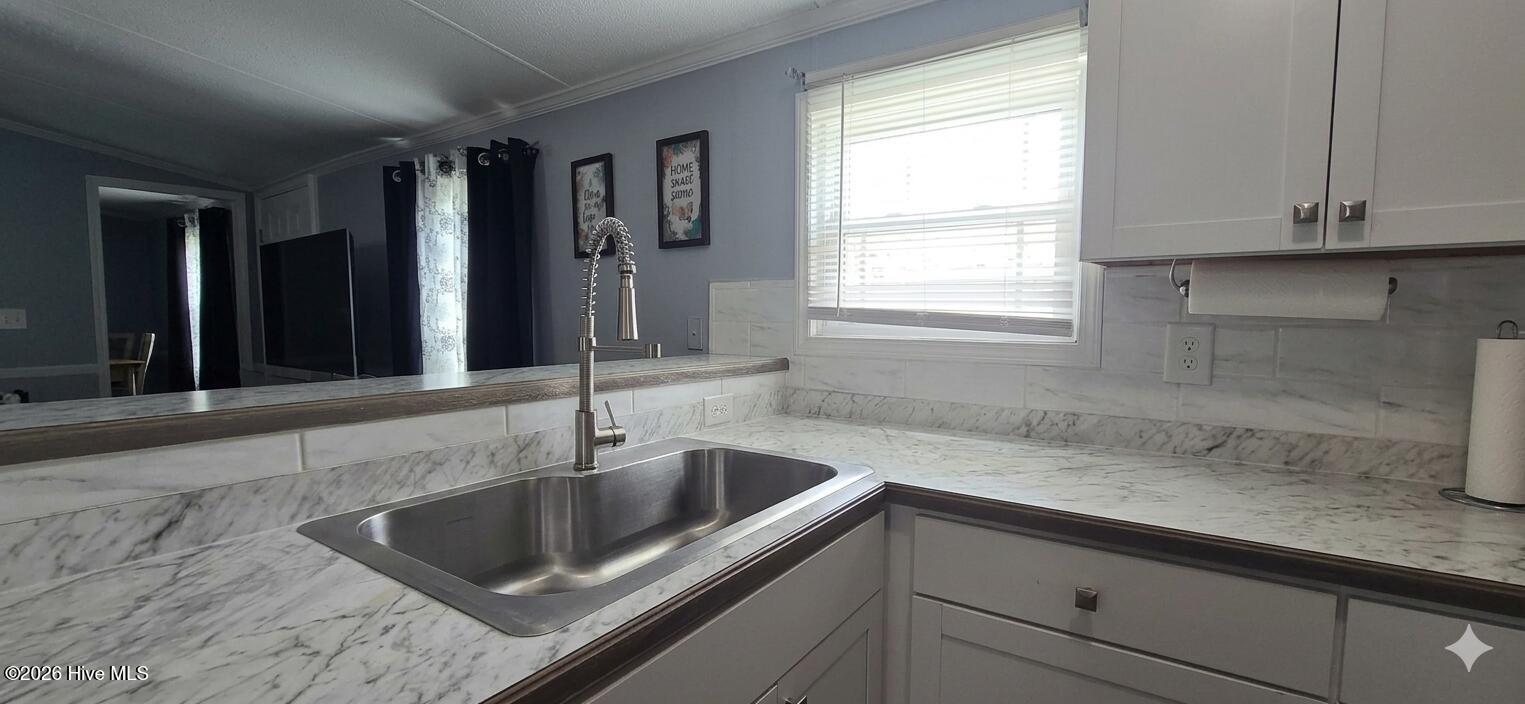 5930 Hibernia Drive Property Photo 6