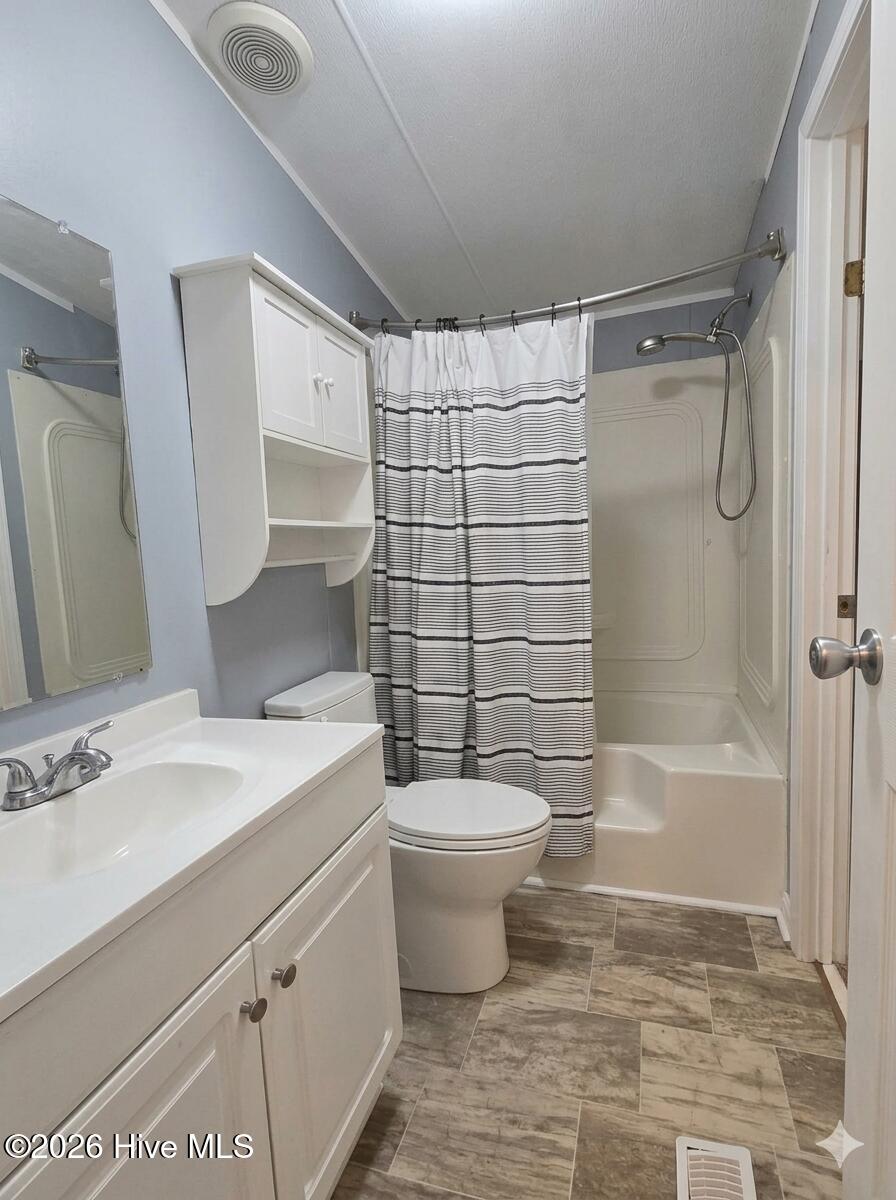 5930 Hibernia Drive Property Photo 8