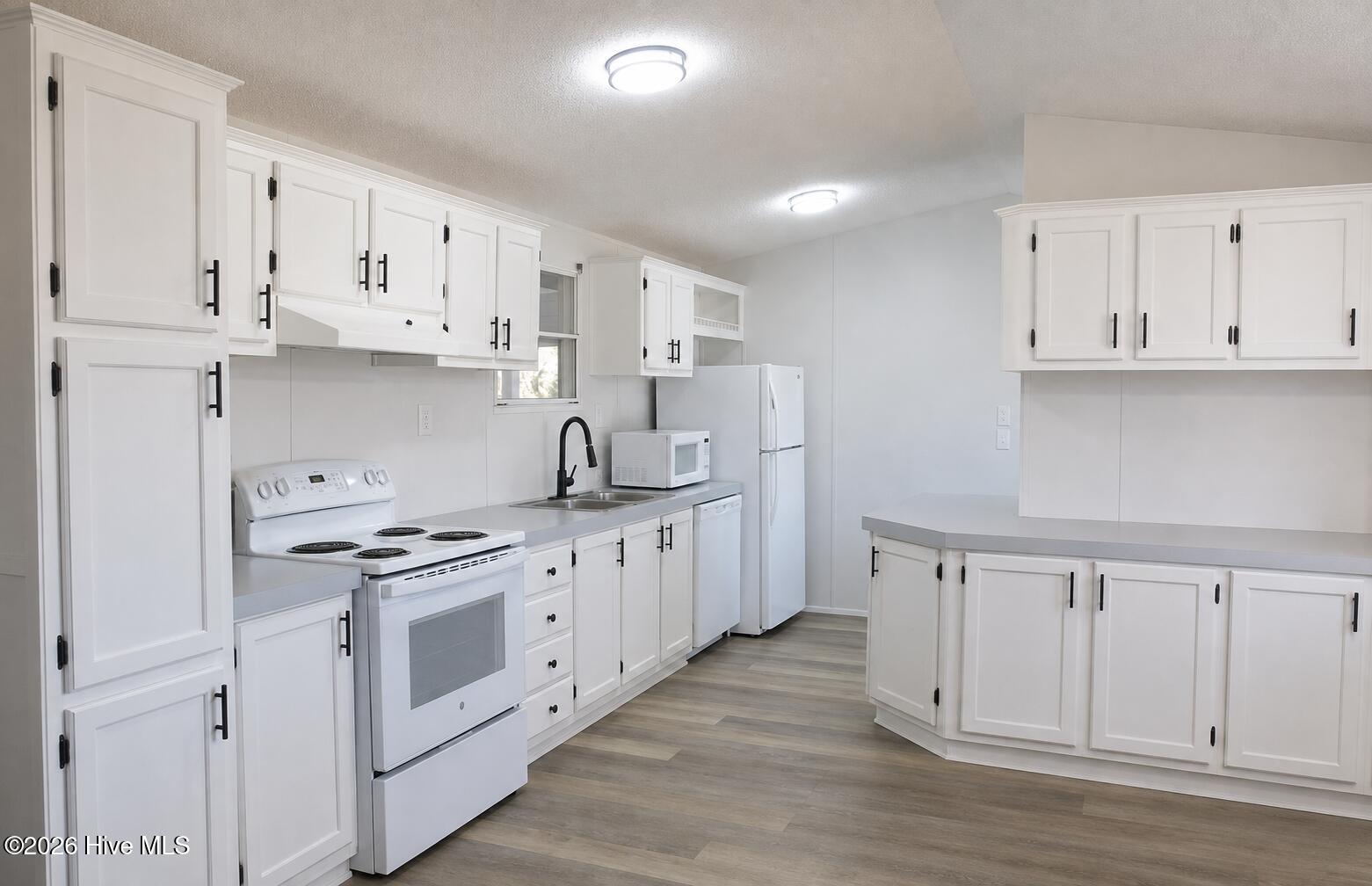 4613 Oak Crest Drive Se Property Photo 6