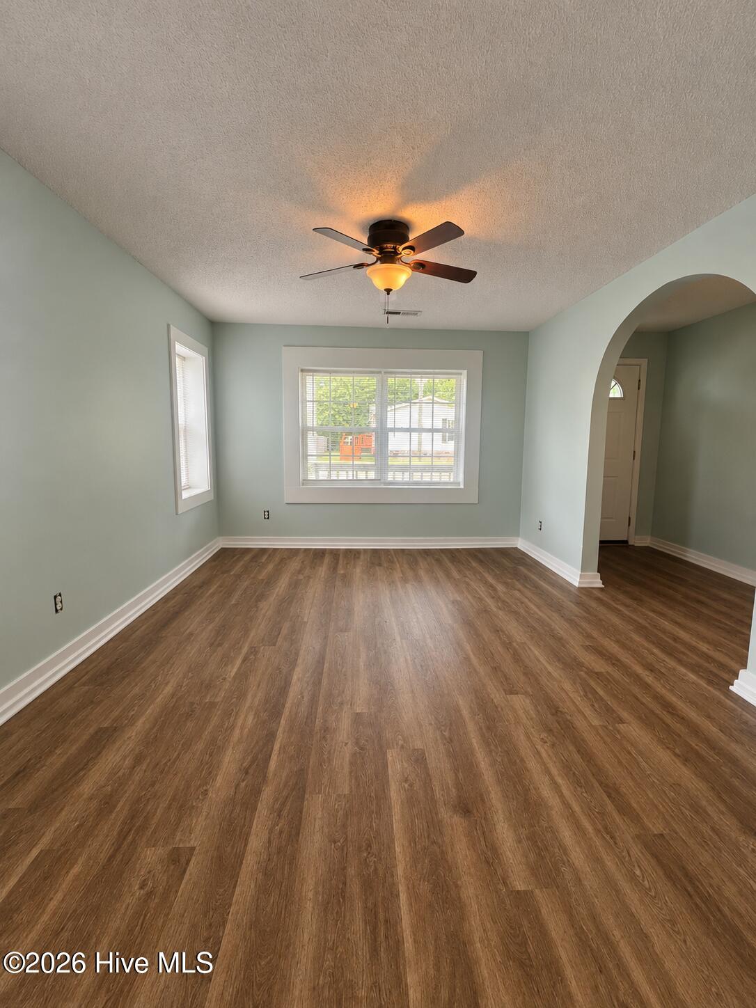 1303 King Street Property Photo 2