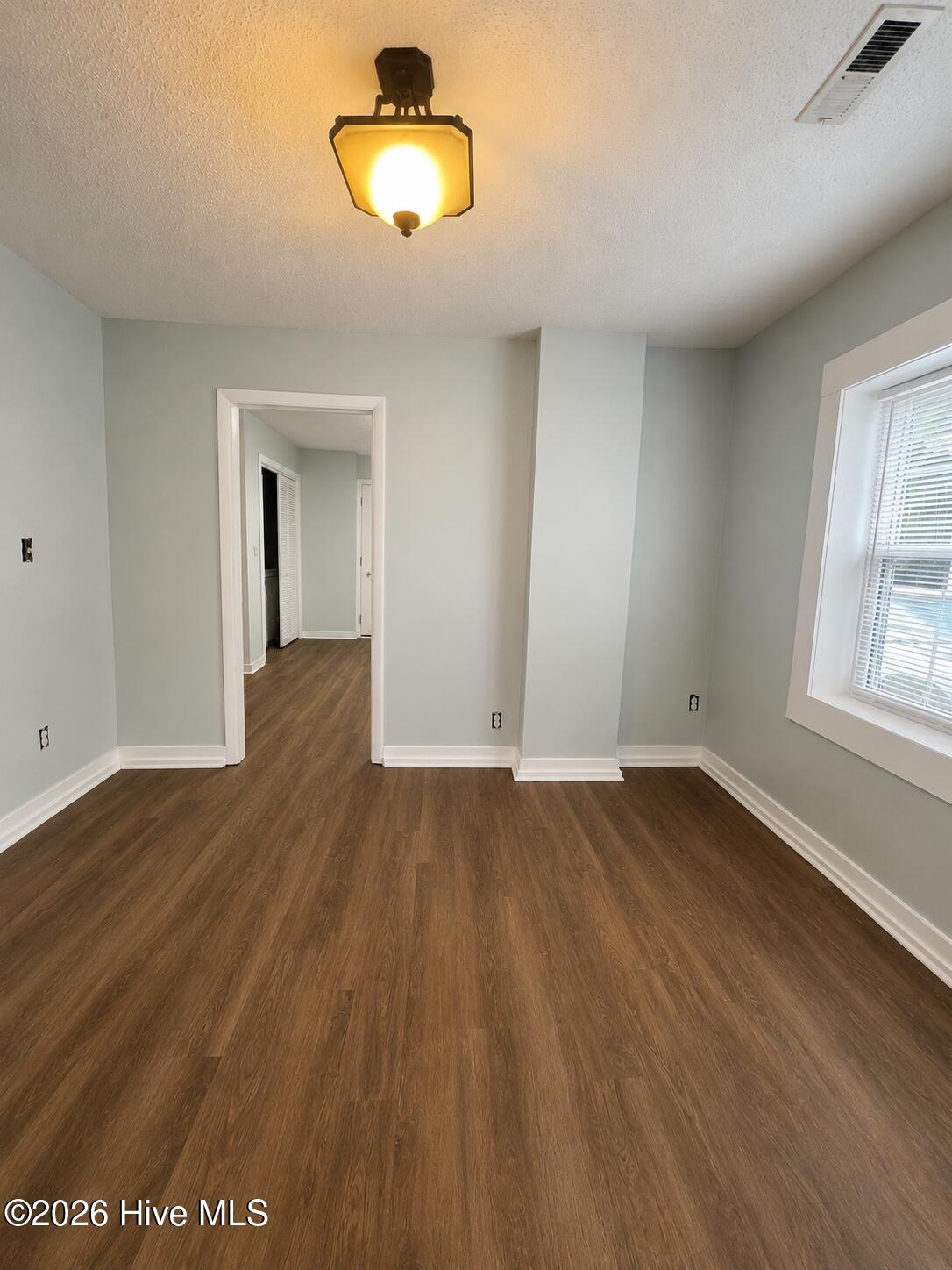 1303 King Street Property Photo 3