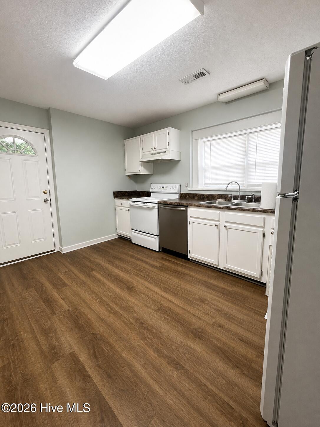 1303 King Street Property Photo 4