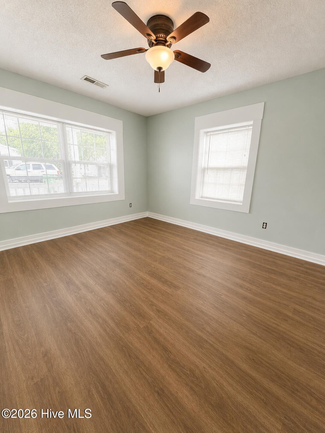 1303 King Street Property Photo 5