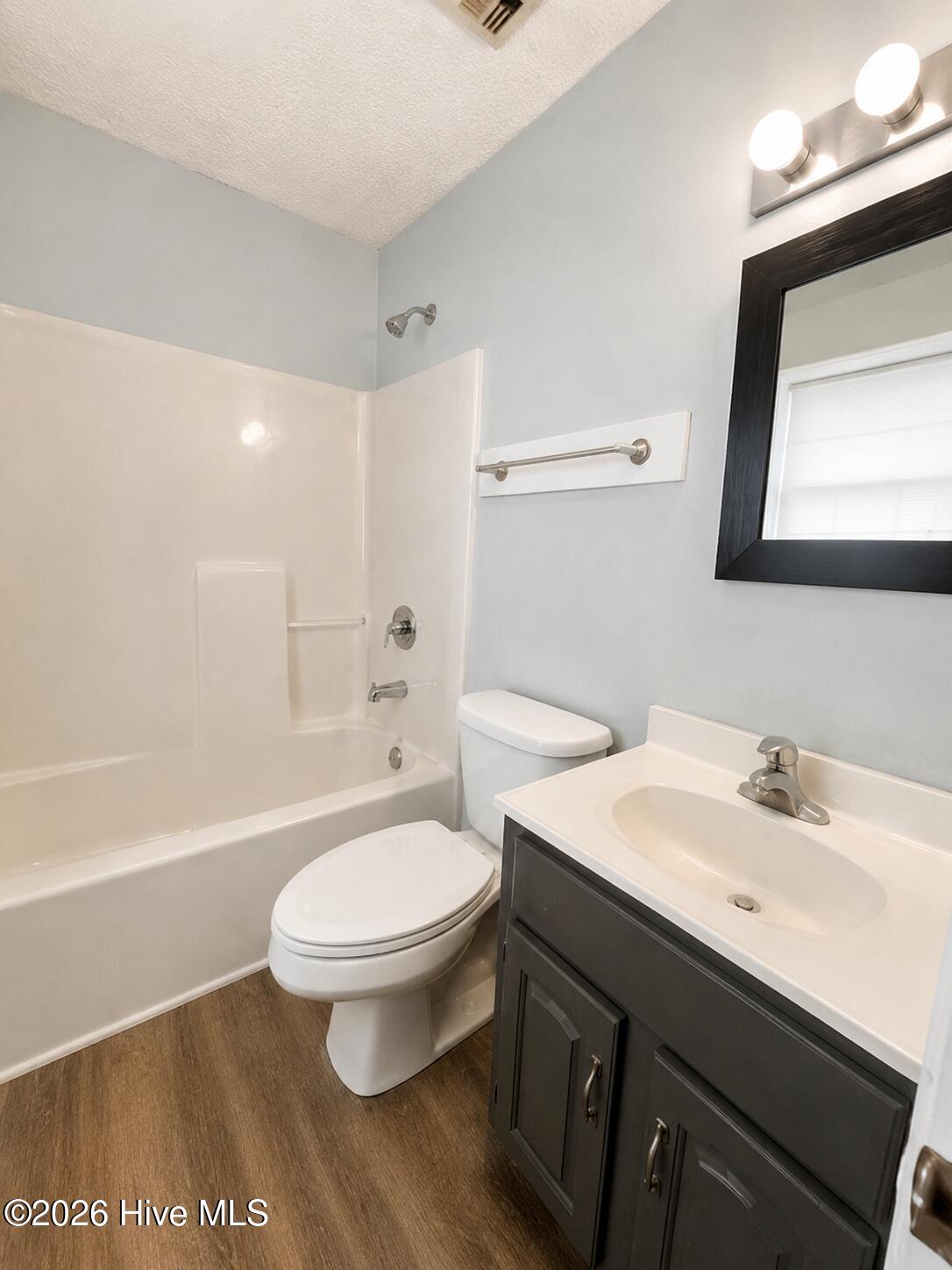 1303 King Street Property Photo 10
