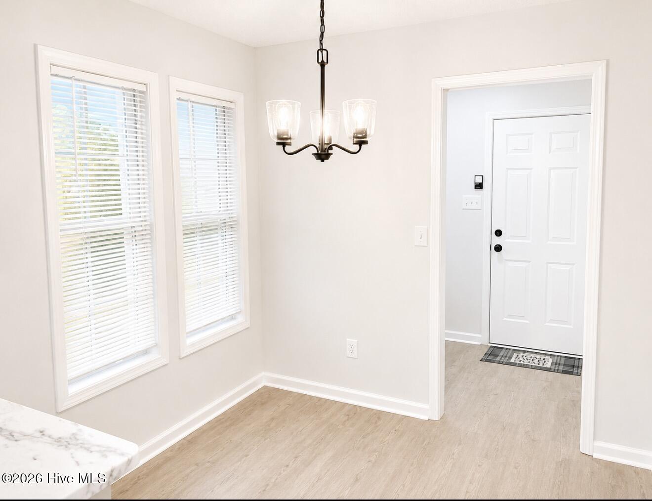 607 Sunset Oaks Lane Property Photo 5