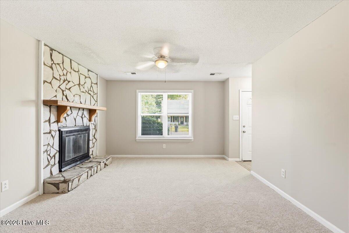 1910 Neptune Drive Property Photo 6