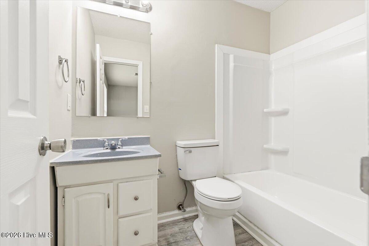 1910 Neptune Drive Property Photo 17
