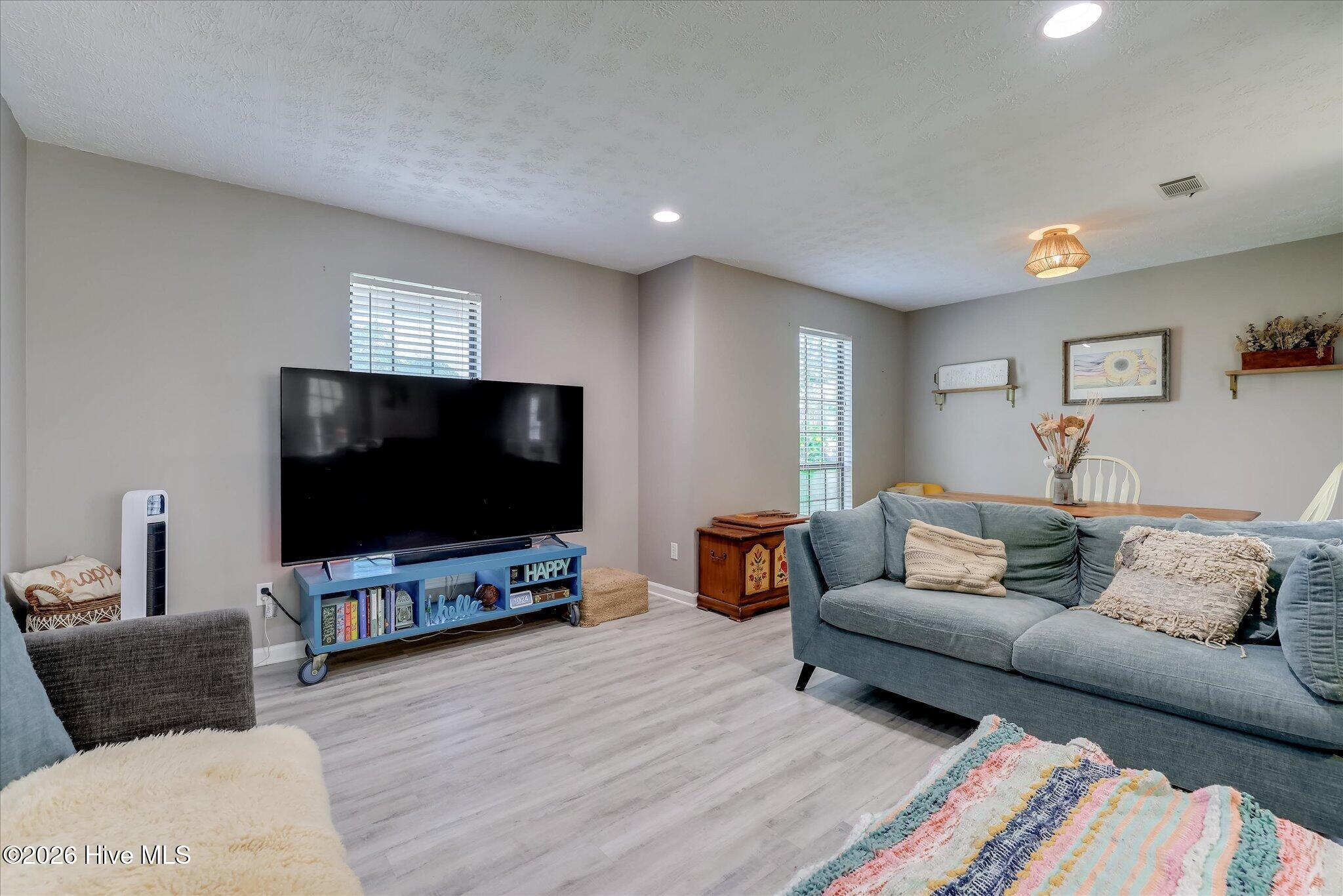 3954 Willowood Road Property Photo 8