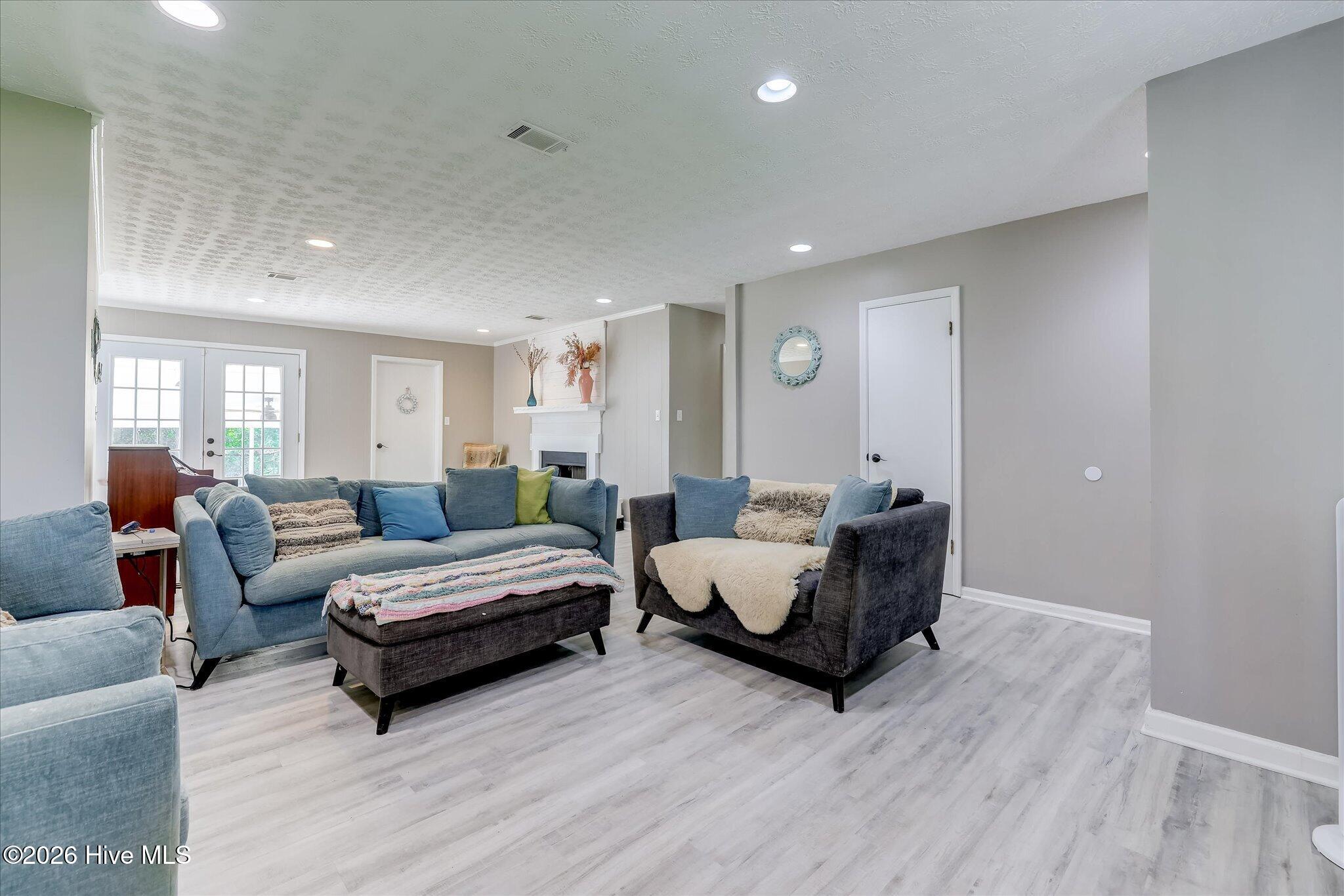 3954 Willowood Road Property Photo 11