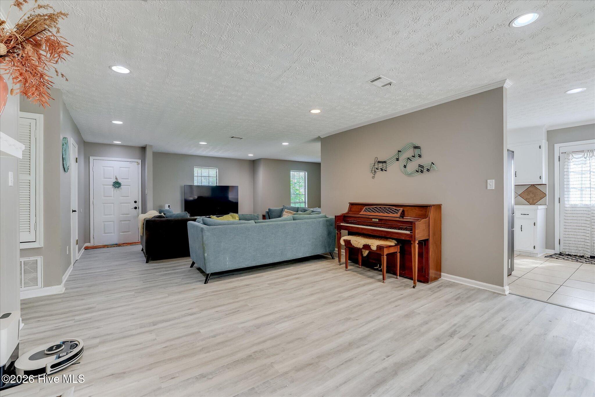 3954 Willowood Road Property Photo 13
