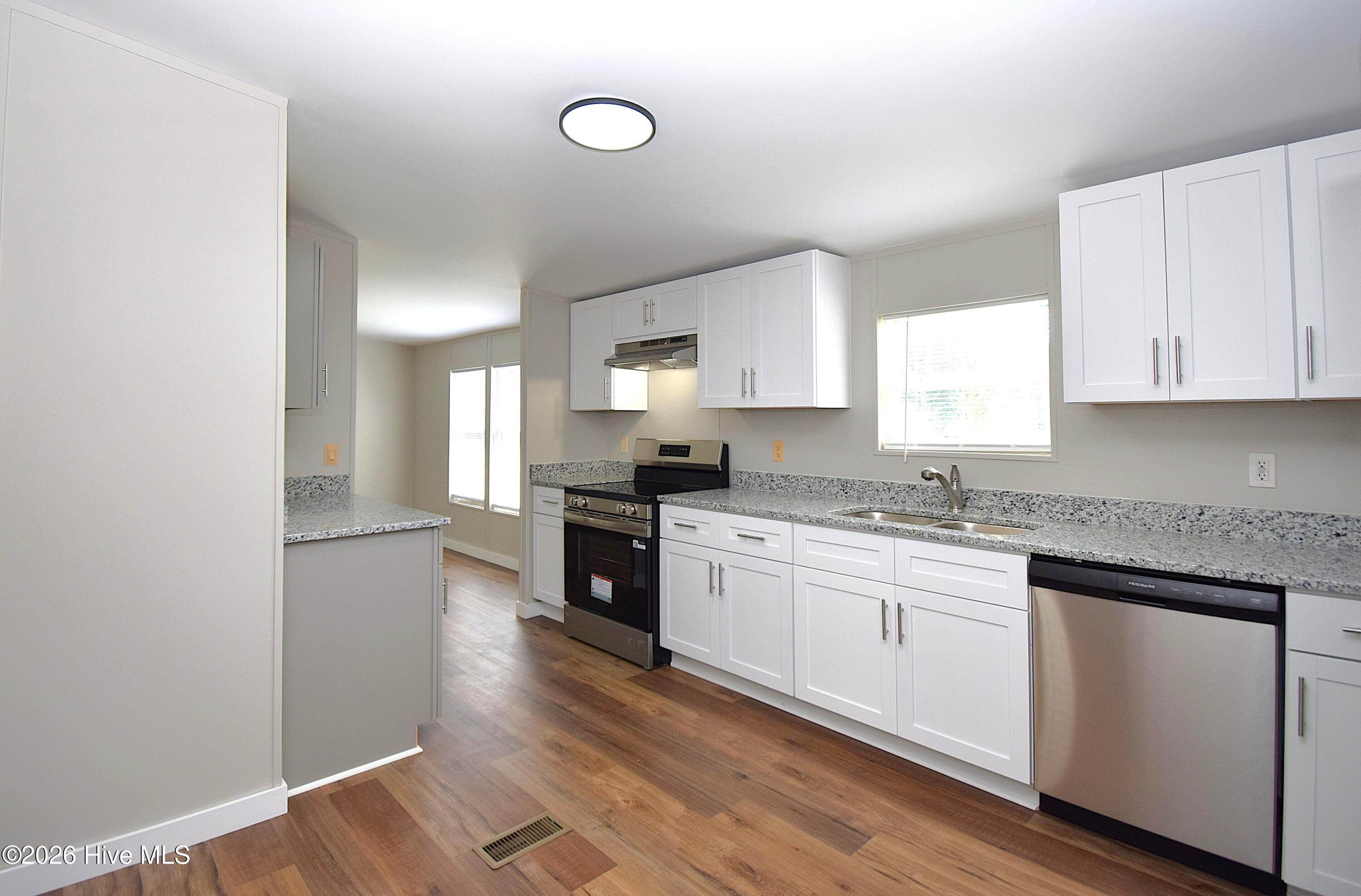 220 Main Street Property Photo 8