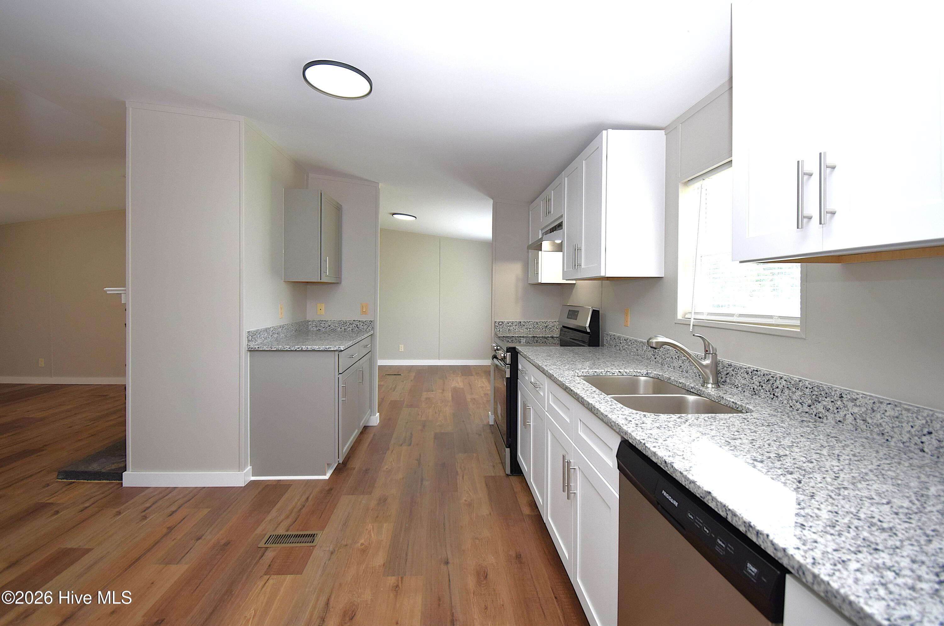 220 Main Street Property Photo 9