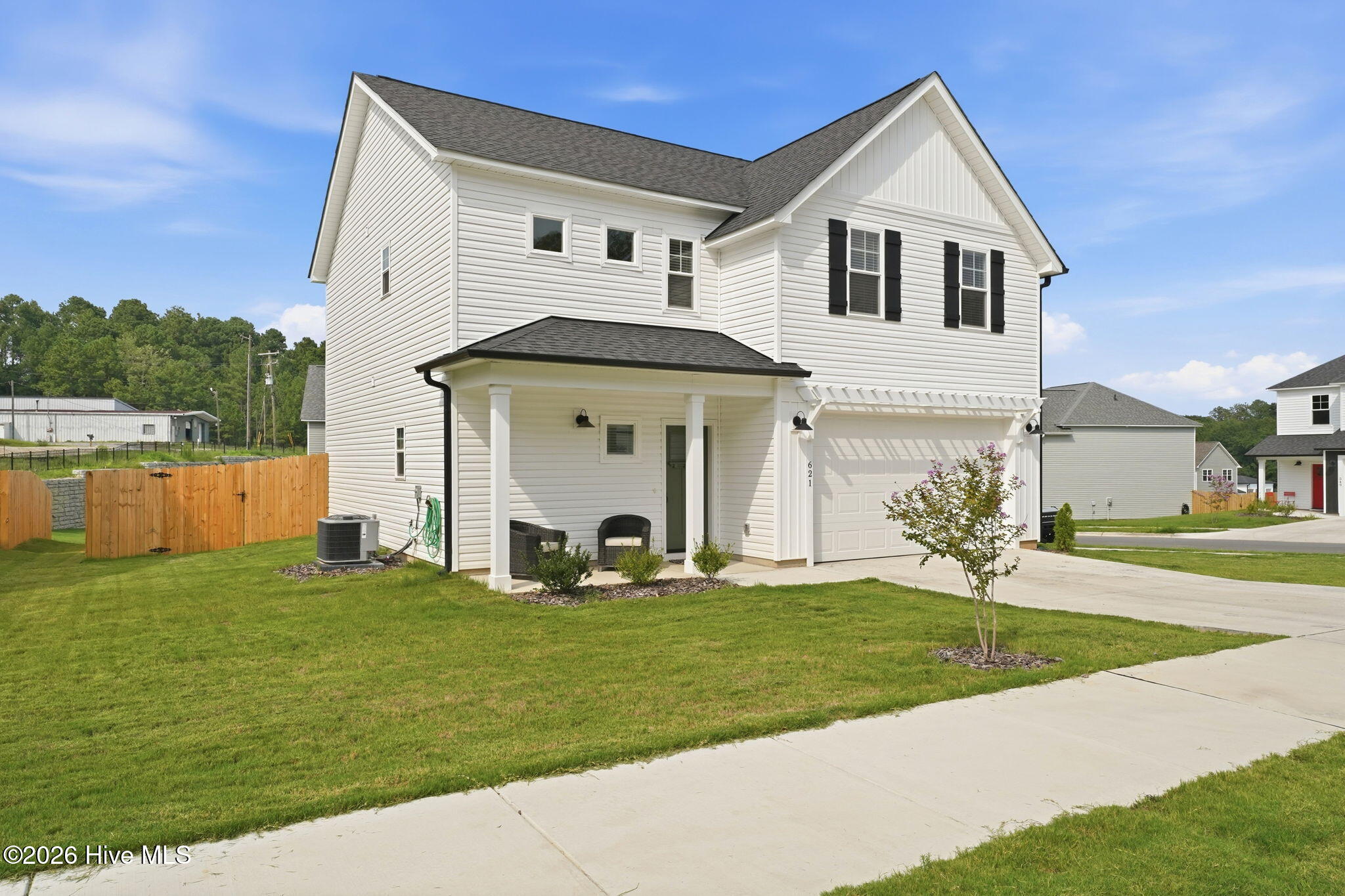 621 Chambers Drive Property Photo 3