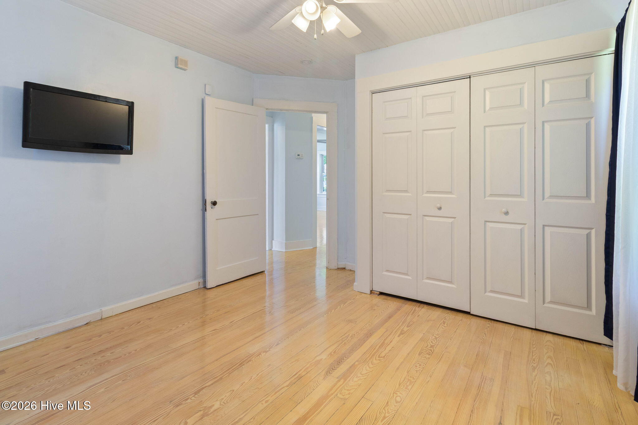 707 E Broad Street Property Photo 18